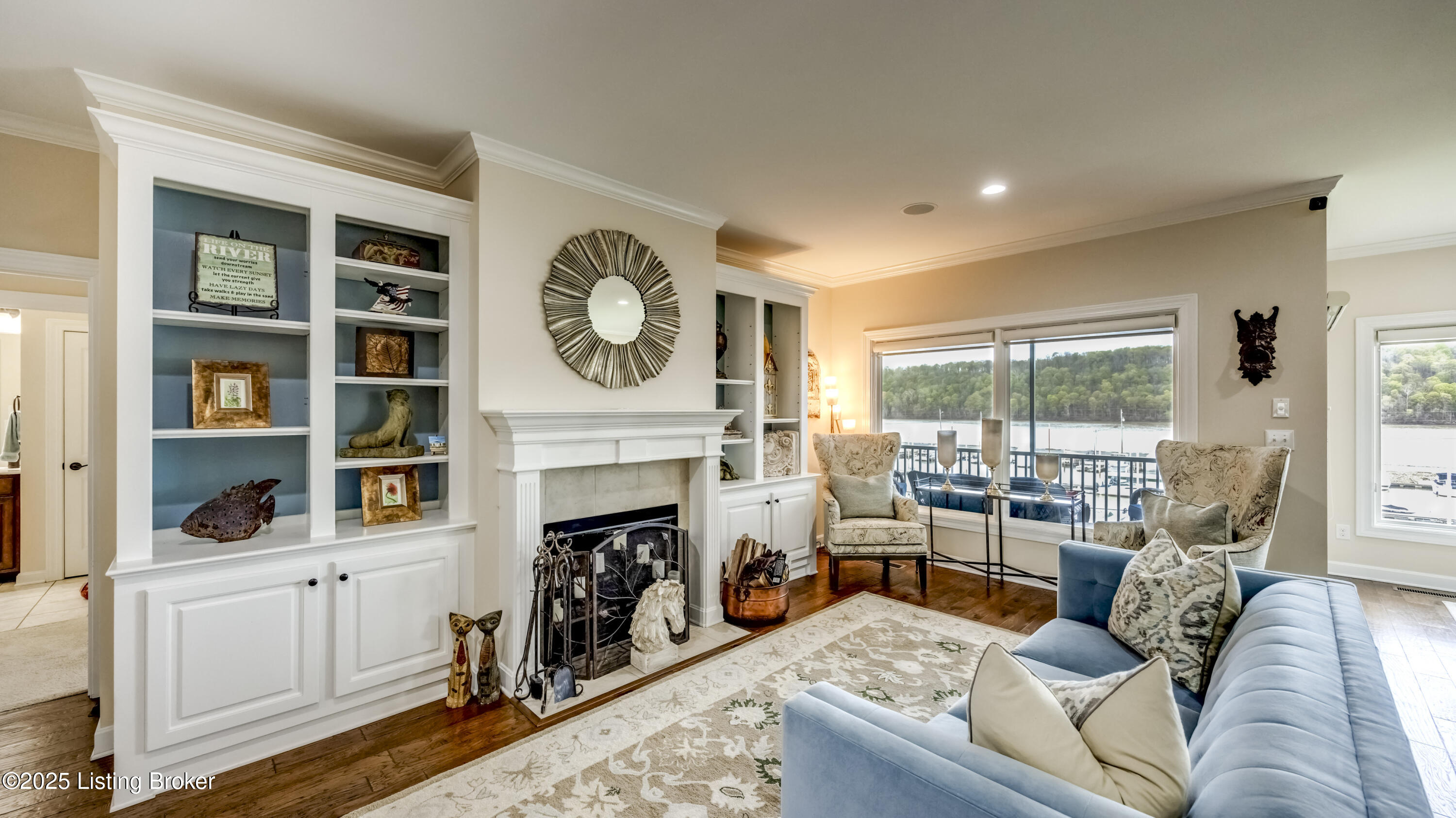 2005 River View Ct