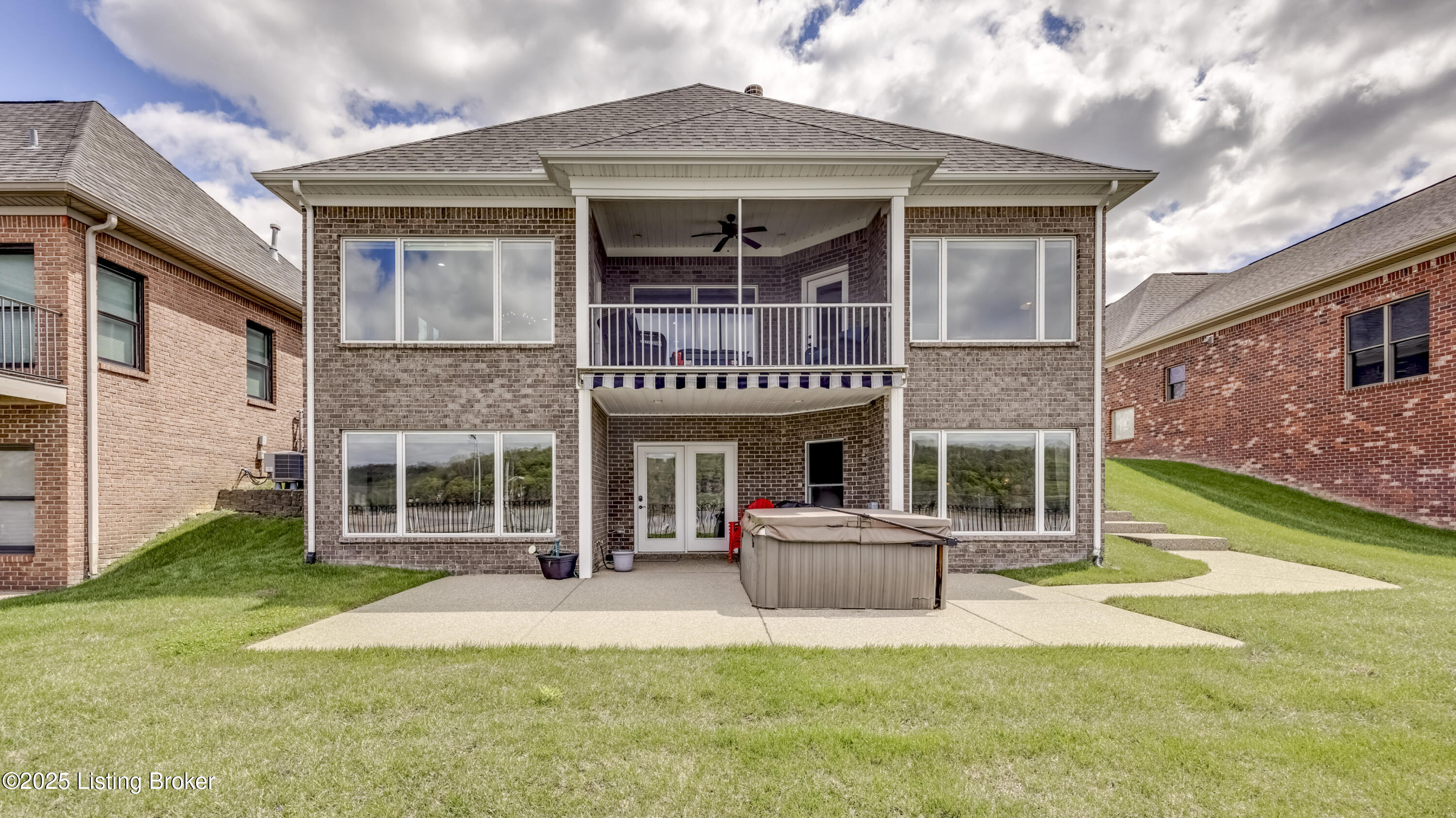 2005 River View Ct