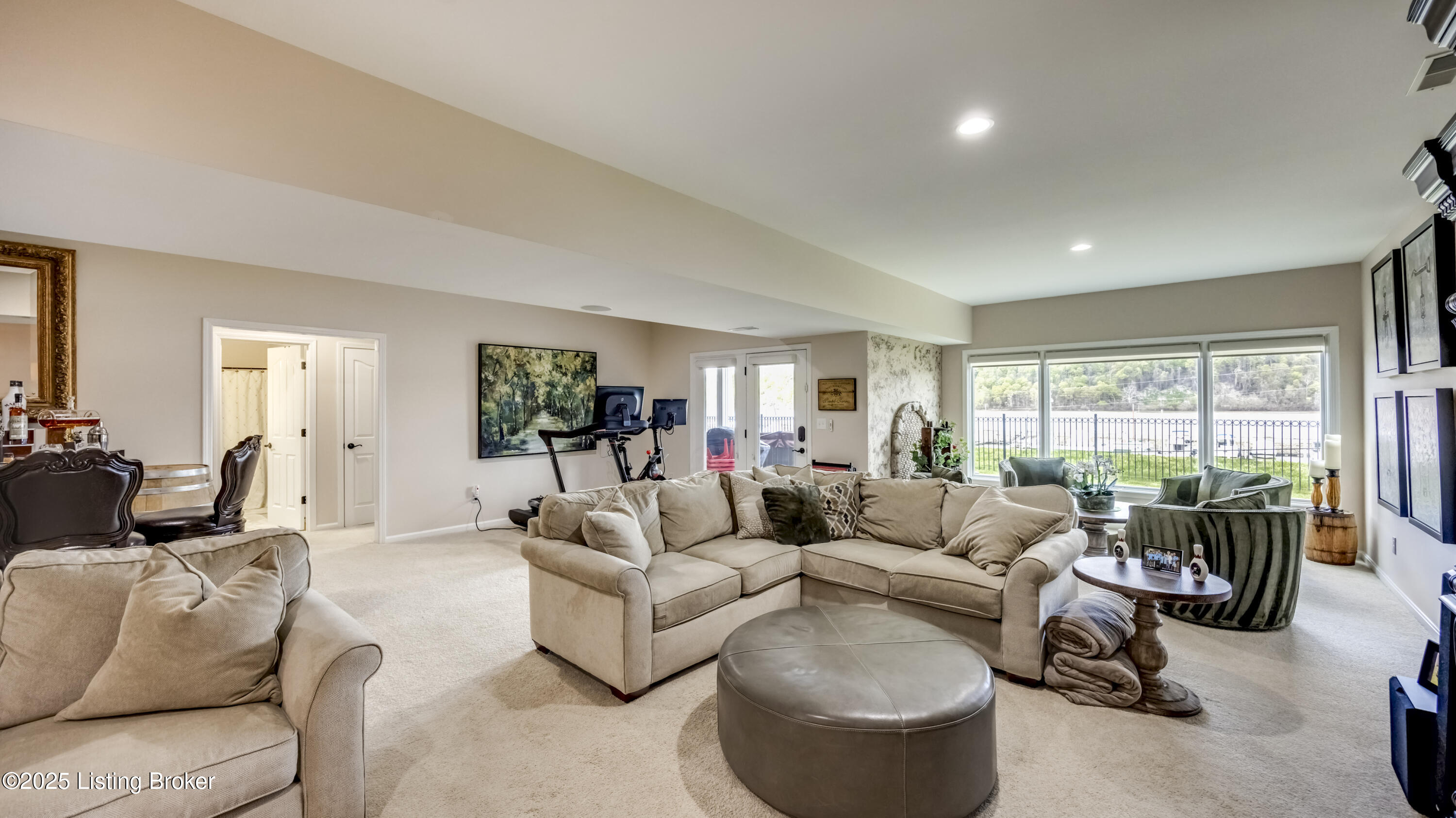 2005 River View Ct