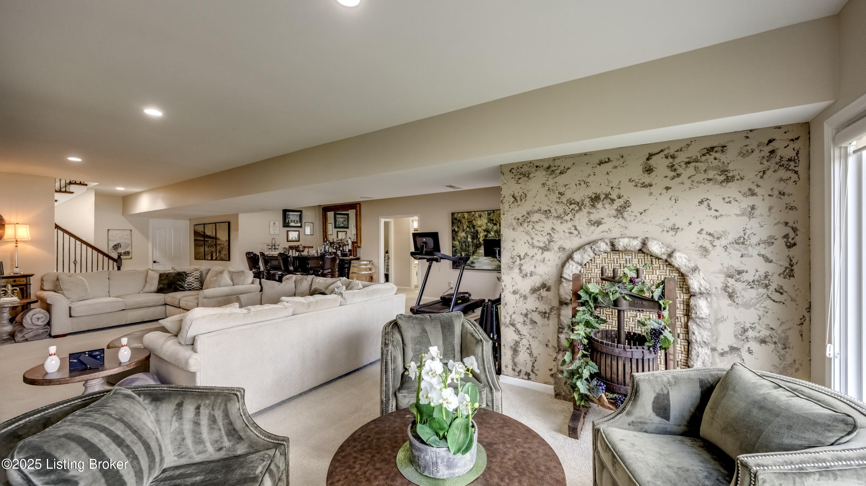 2005 River View Ct