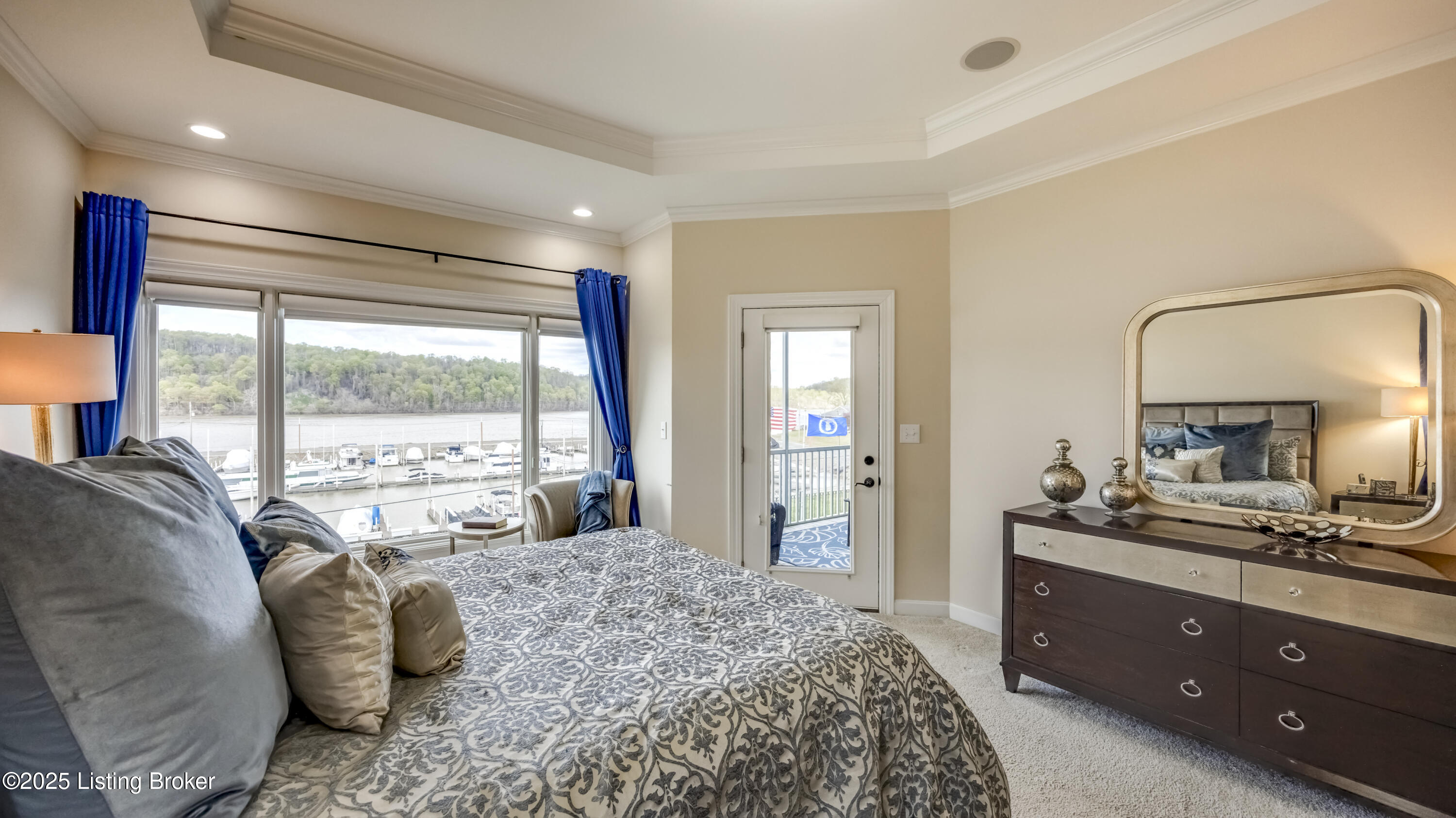2005 River View Ct