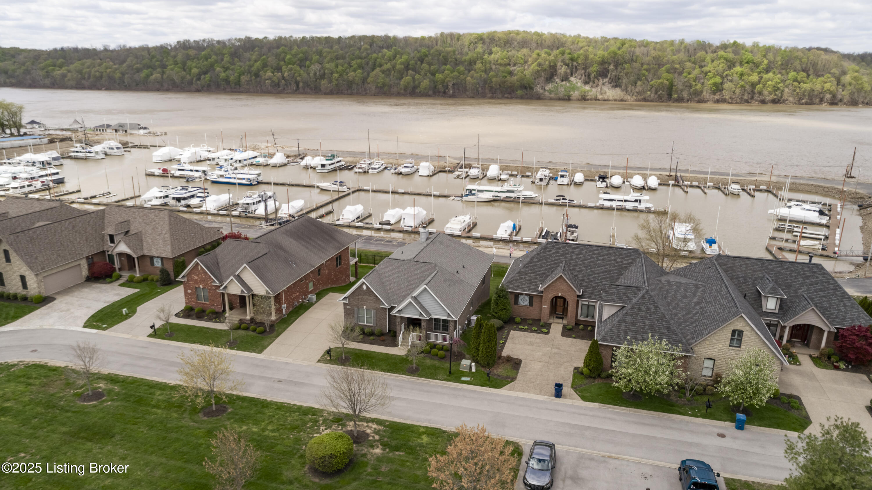 2005 River View Ct