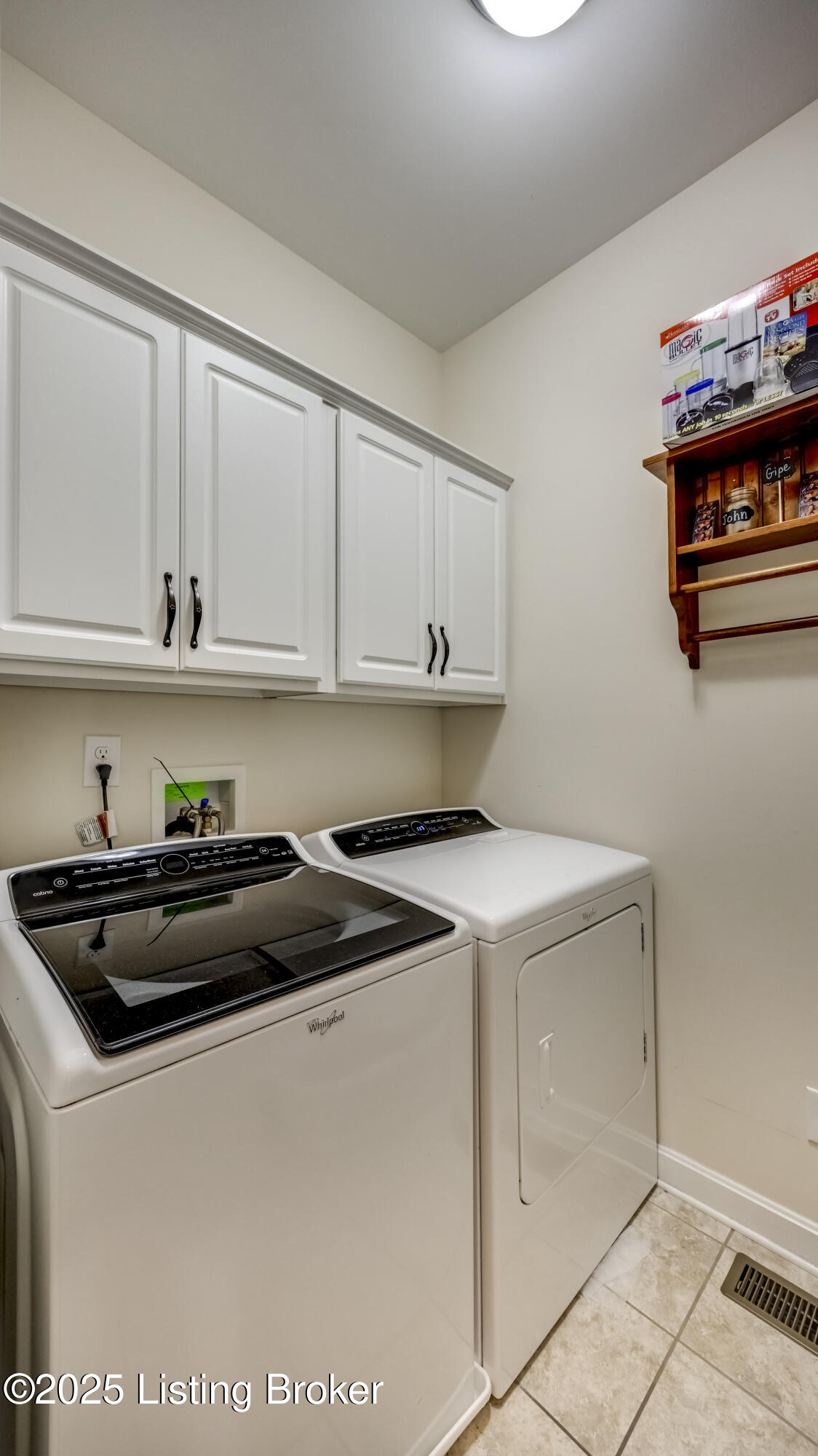 2005 River View Ct