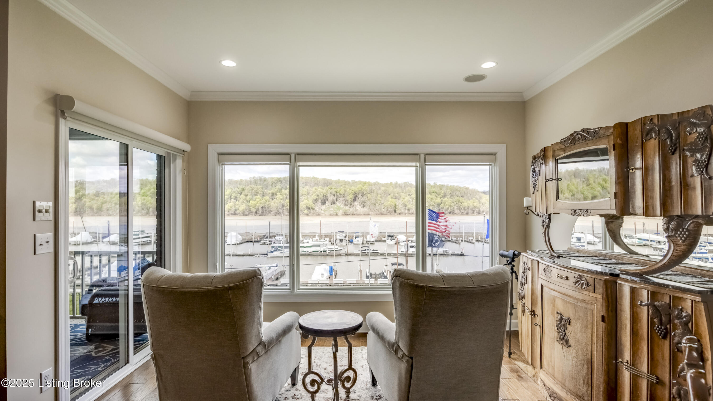 2005 River View Ct