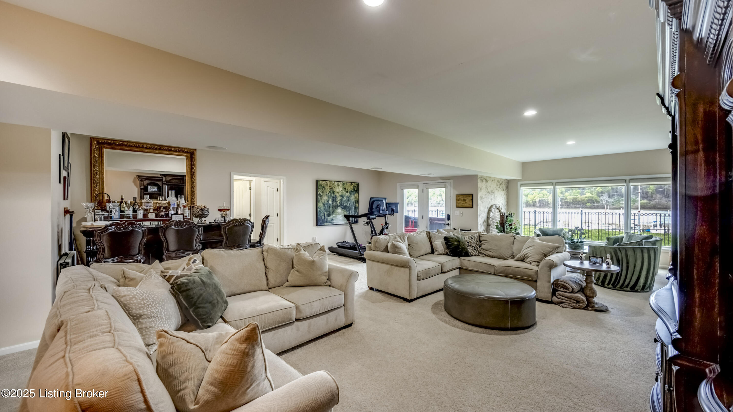2005 River View Ct