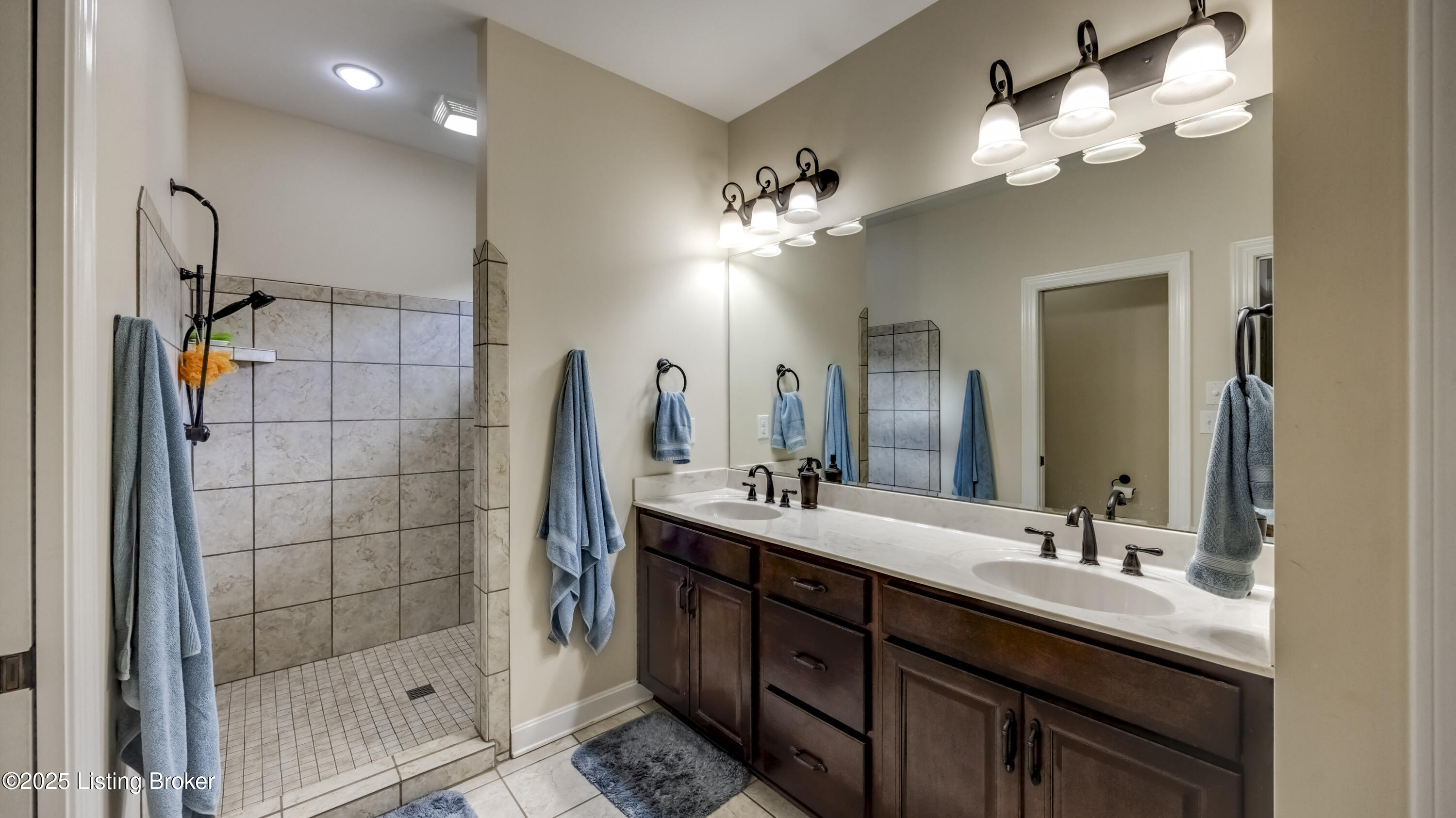 2005 River View Ct