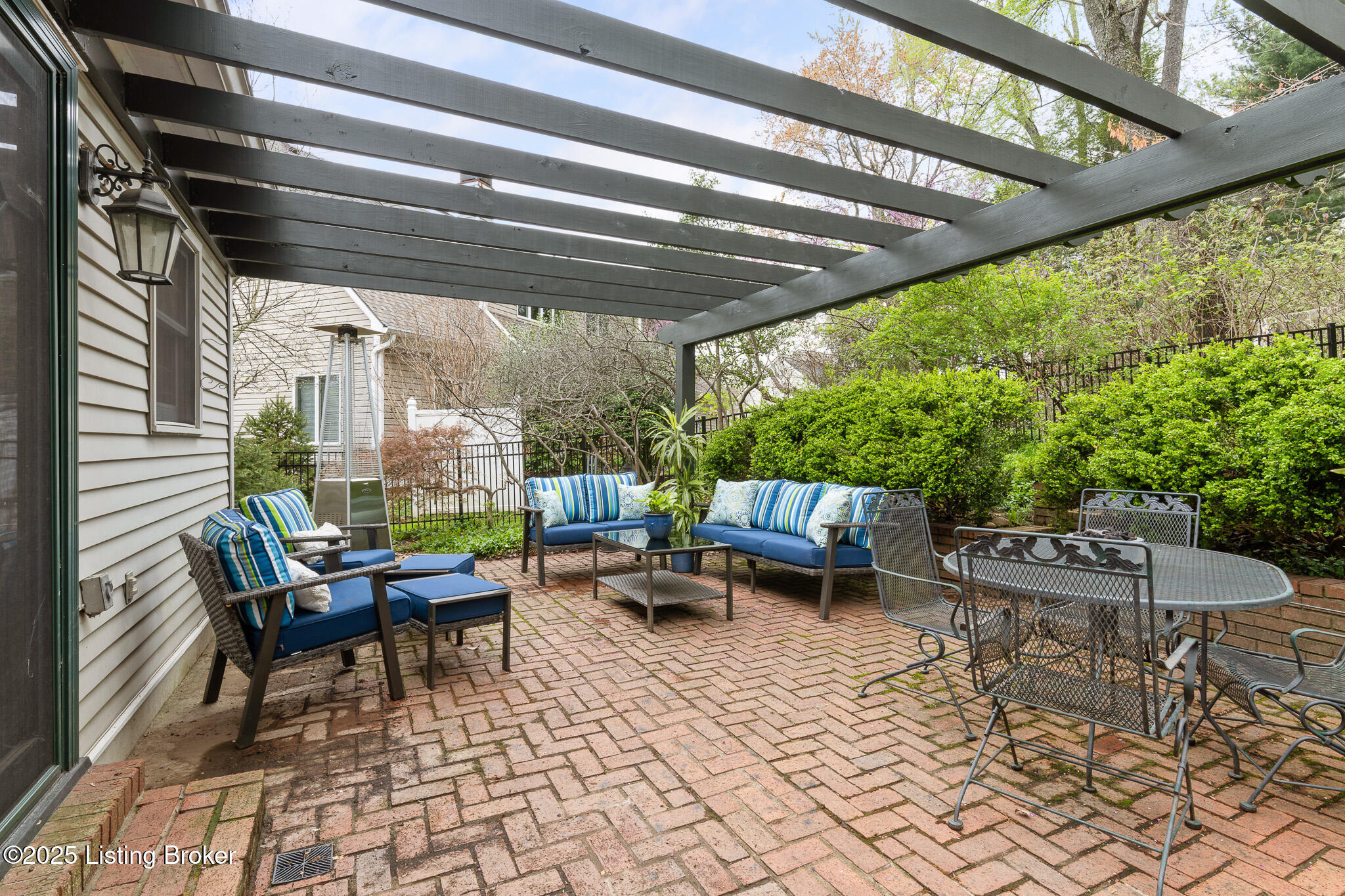5209 Indian Woods Ct