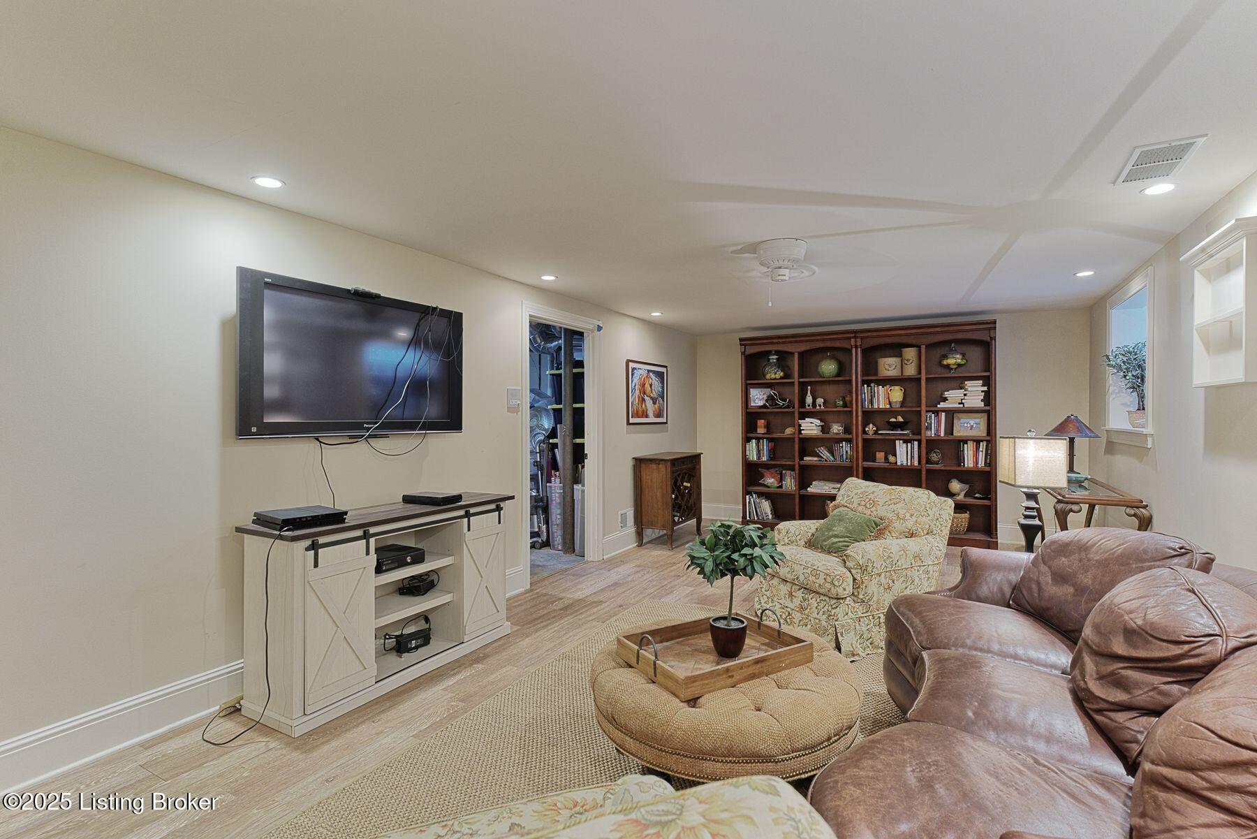 801 Shady Ln