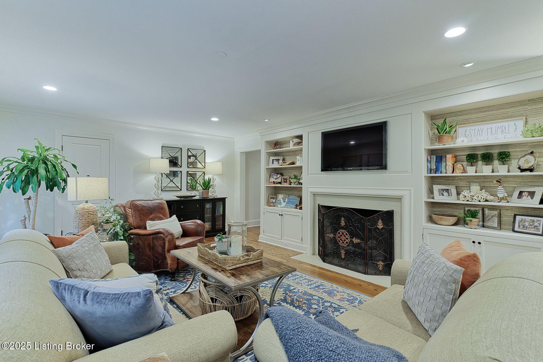 801 Shady Ln