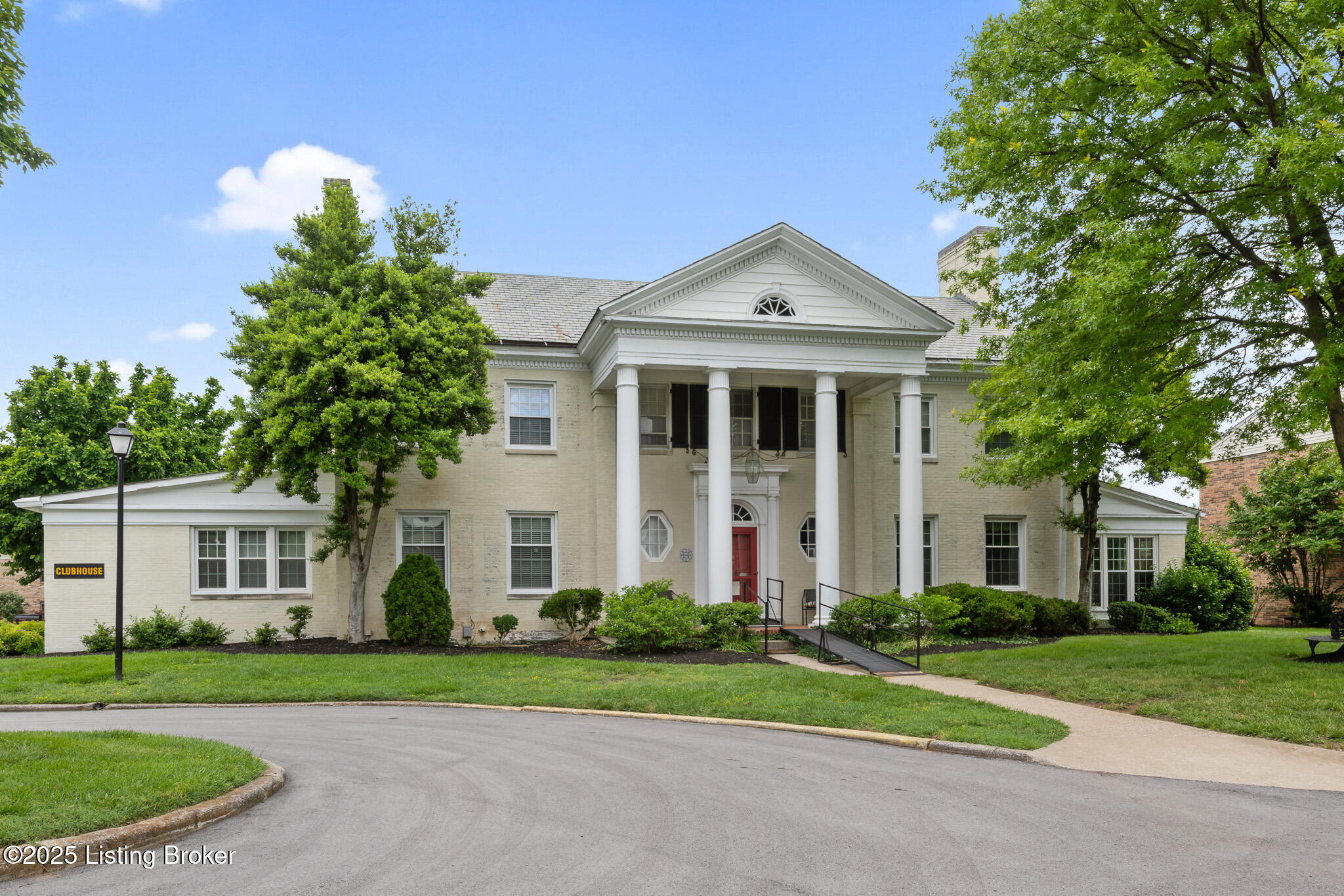 1932 Manor House Dr
