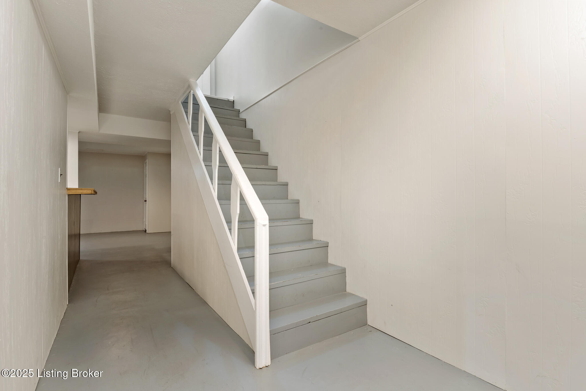 1932 Manor House Dr