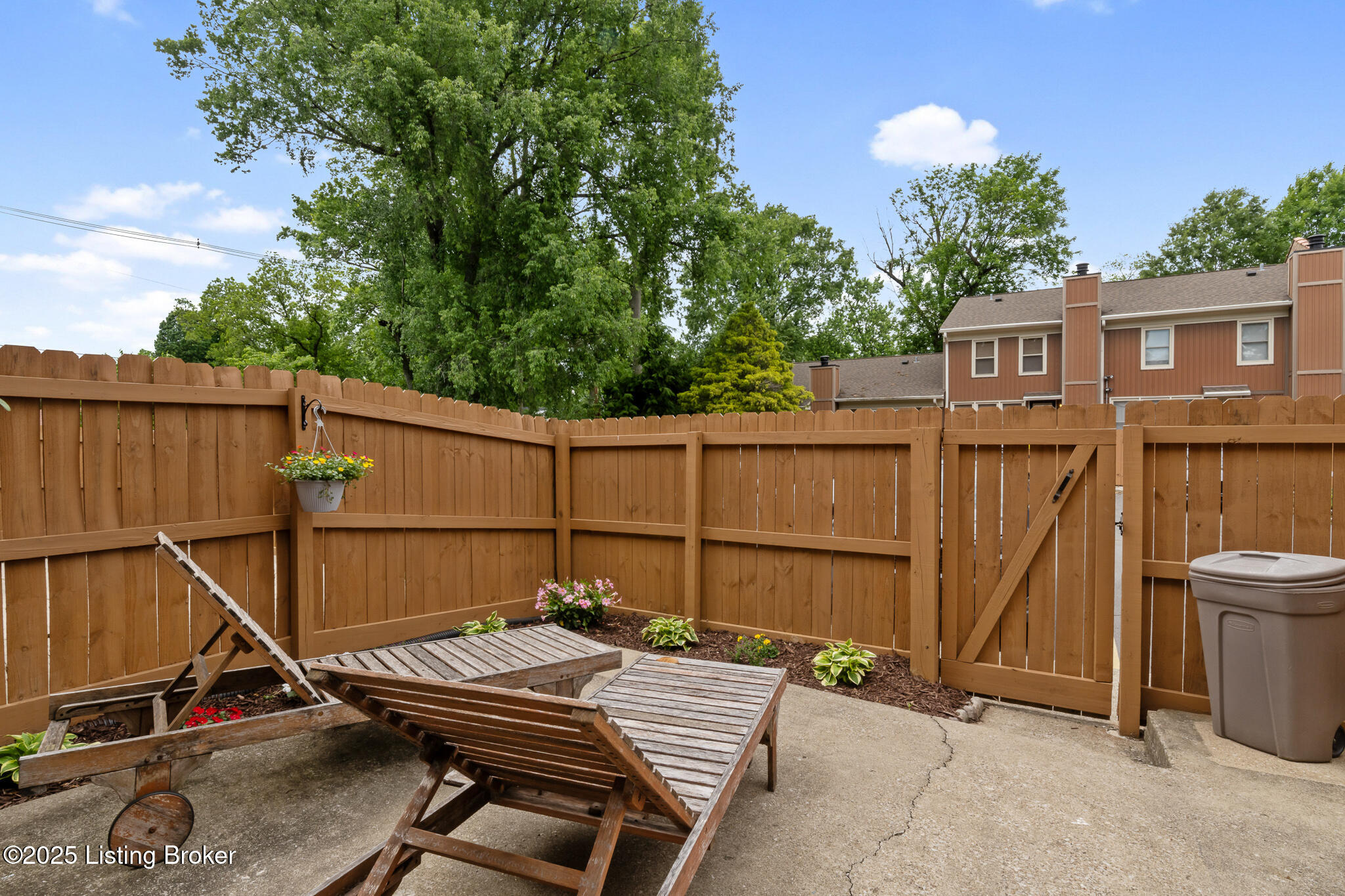 1932 Manor House Dr