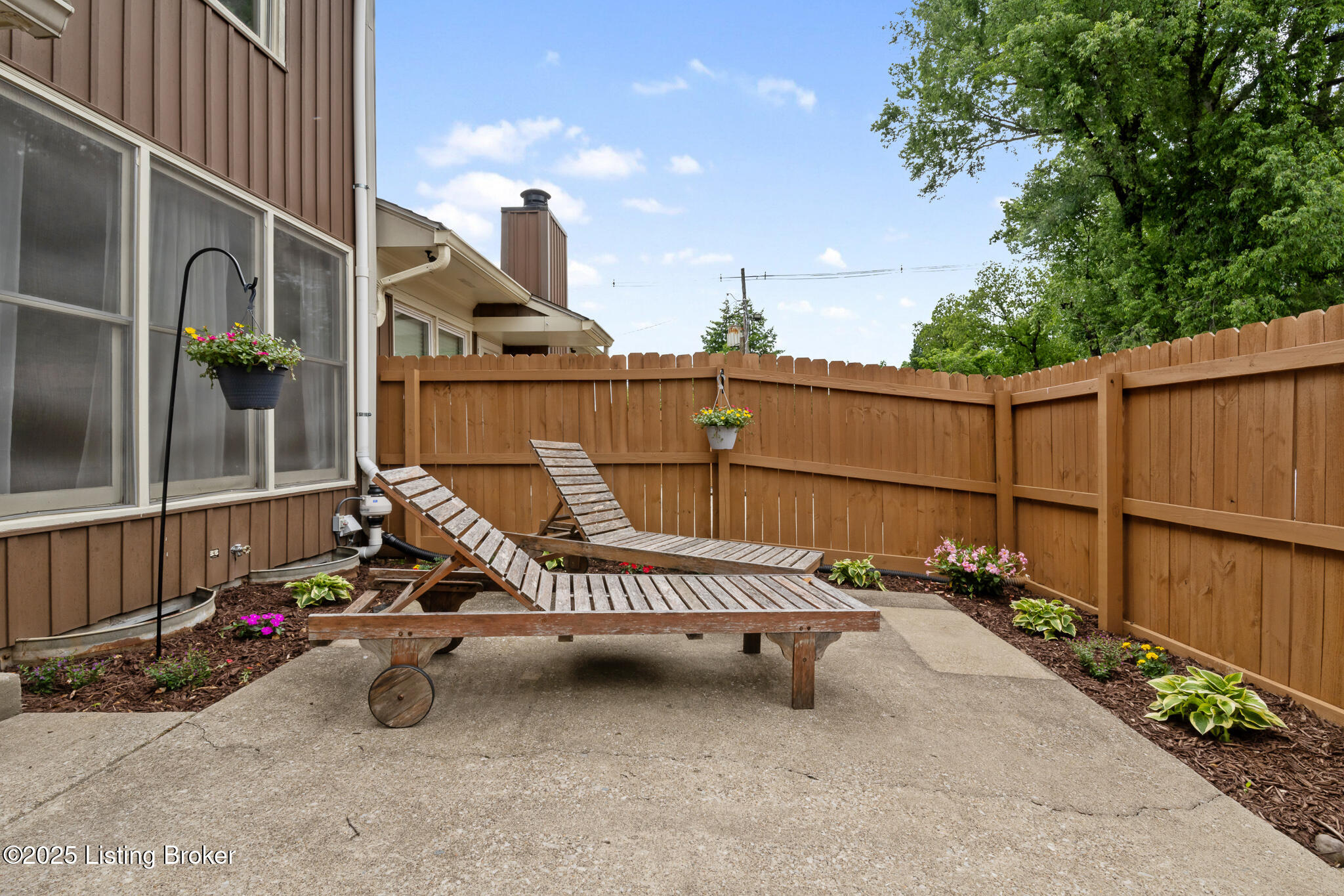 1932 Manor House Dr