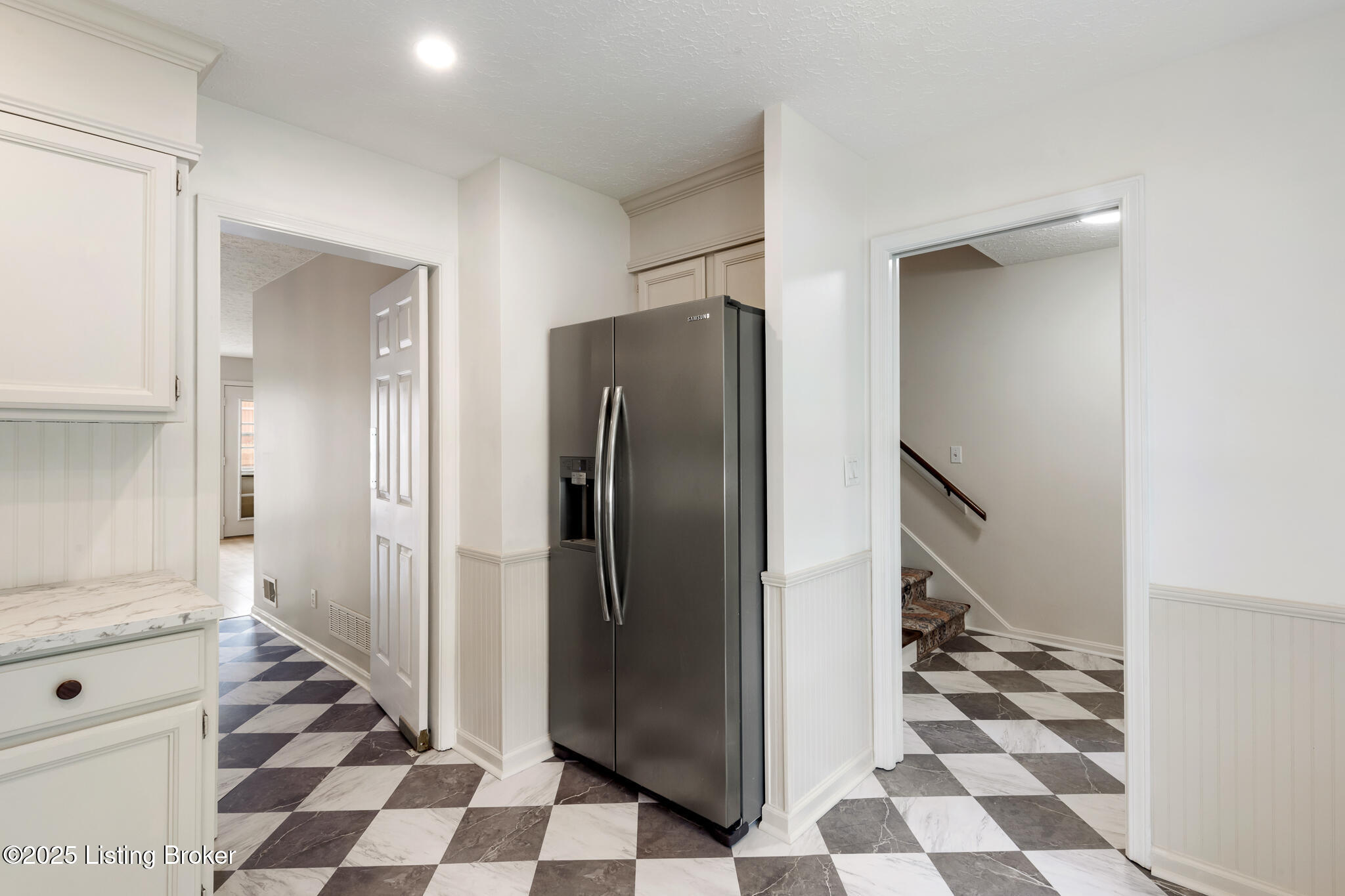 1932 Manor House Dr