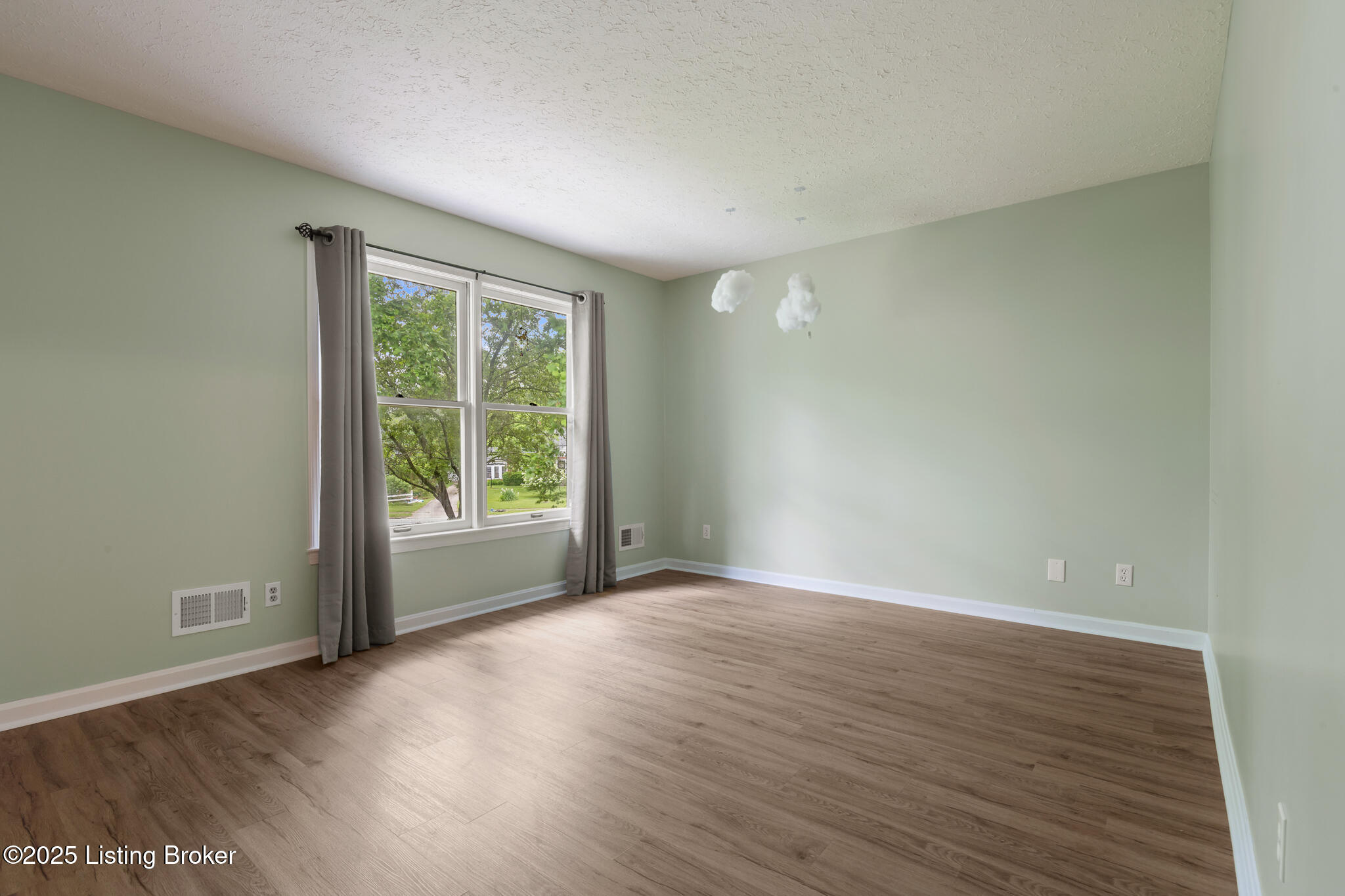 1932 Manor House Dr