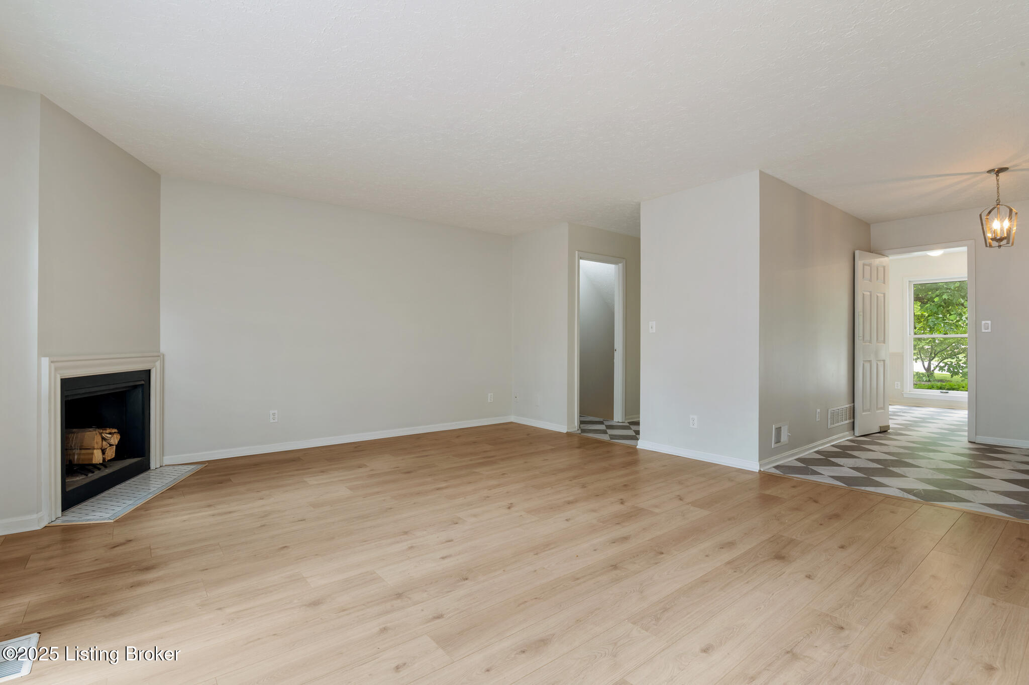 1932 Manor House Dr