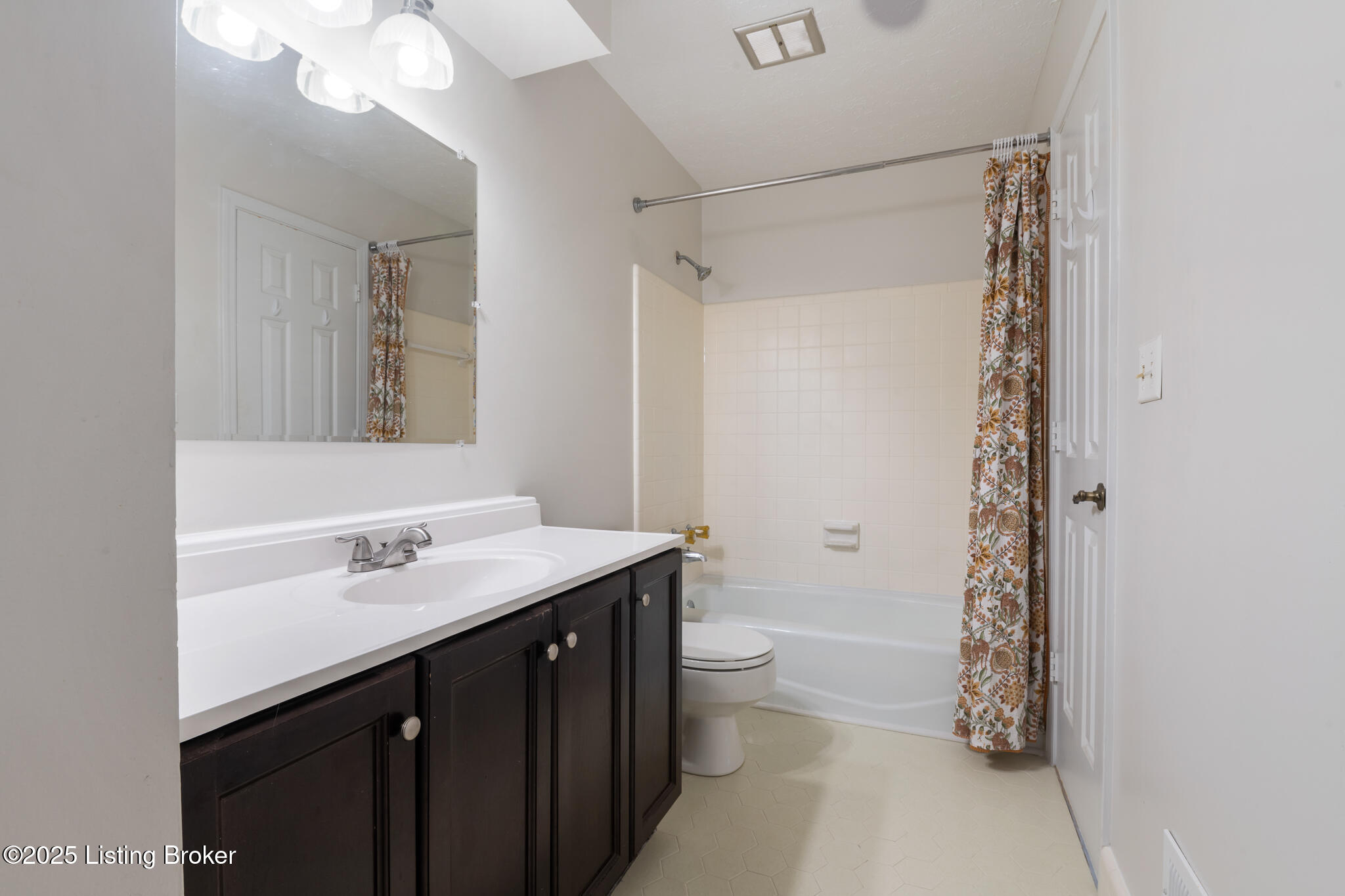 1932 Manor House Dr
