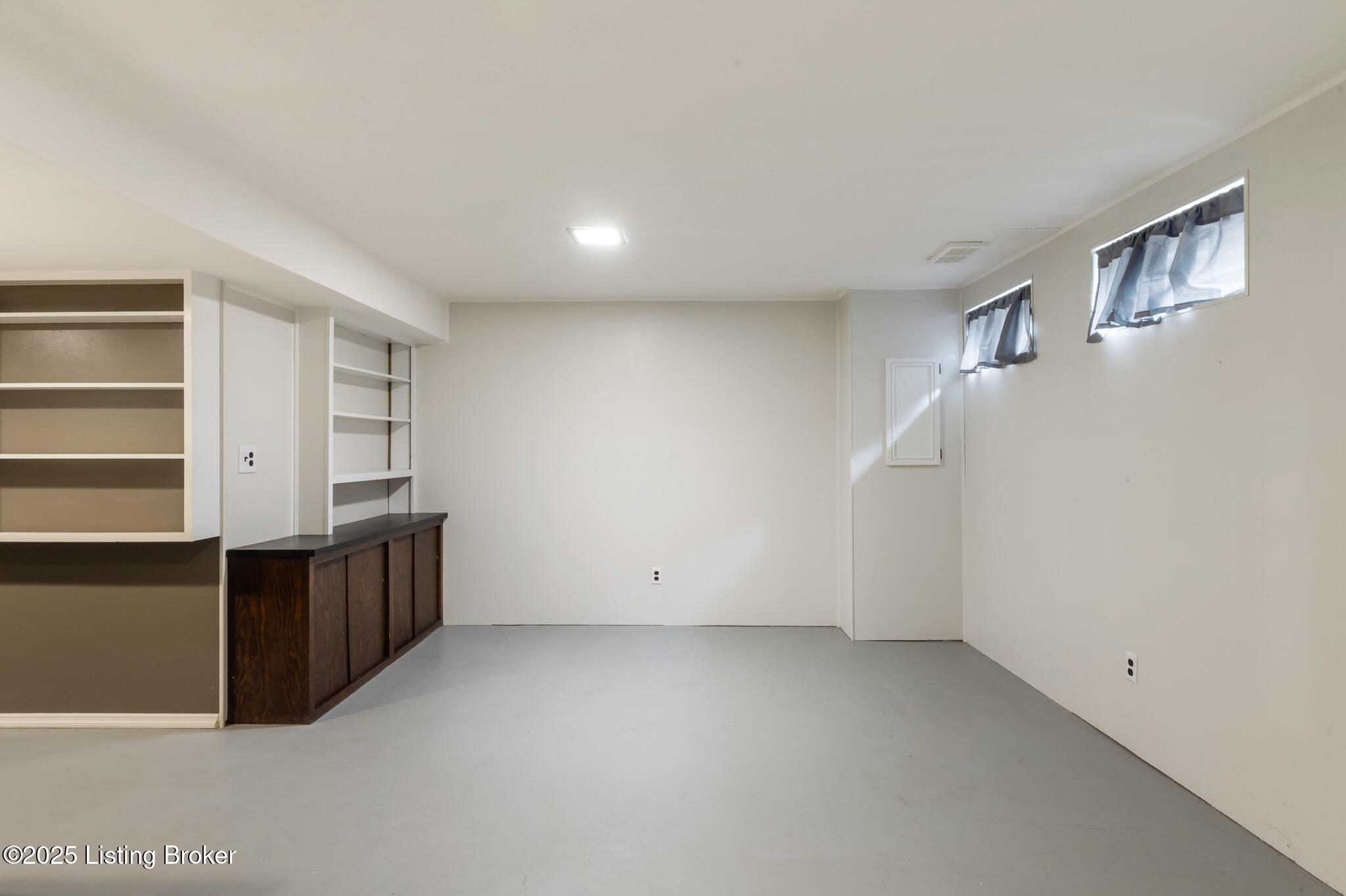 1932 Manor House Dr
