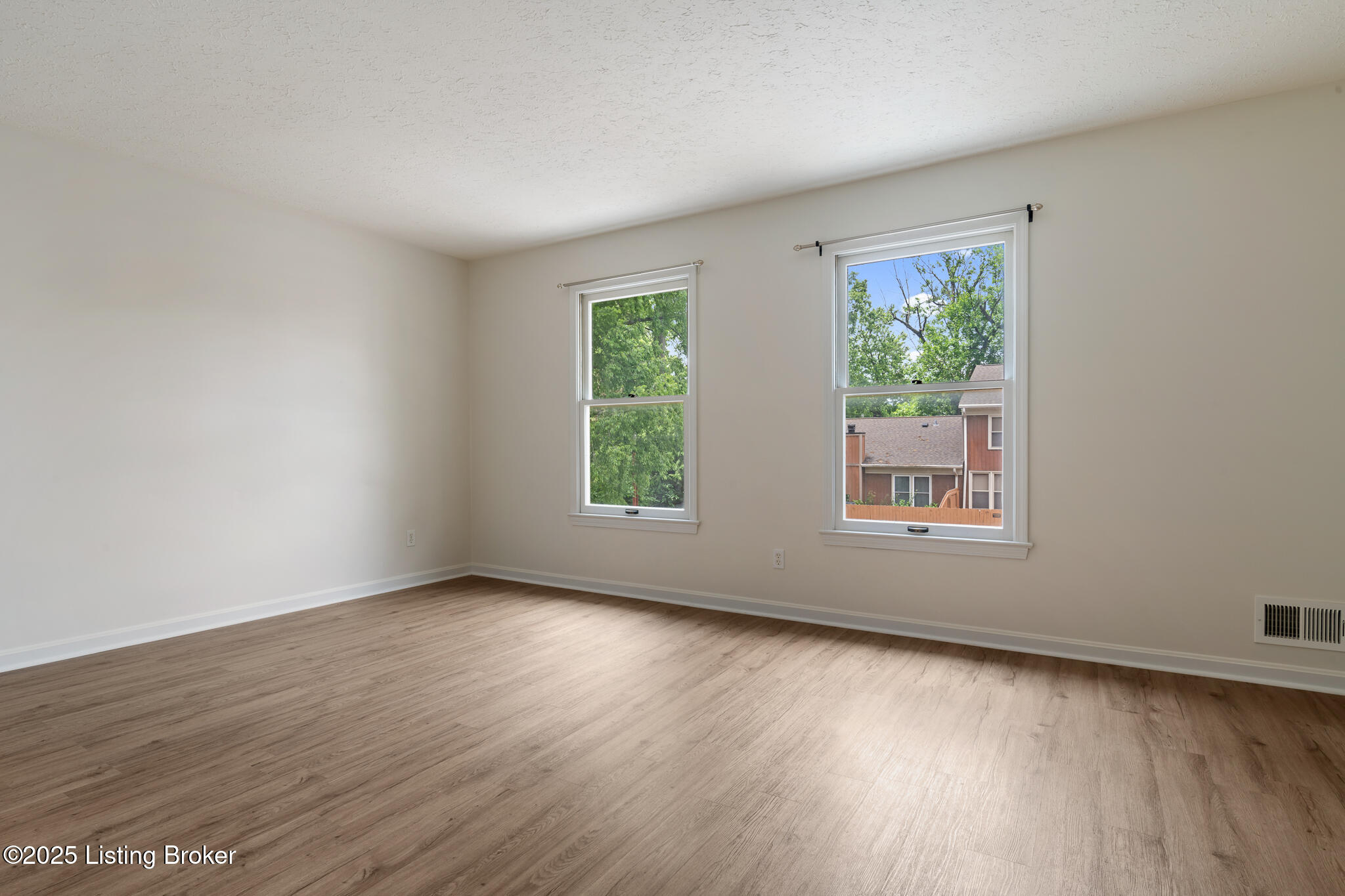 1932 Manor House Dr
