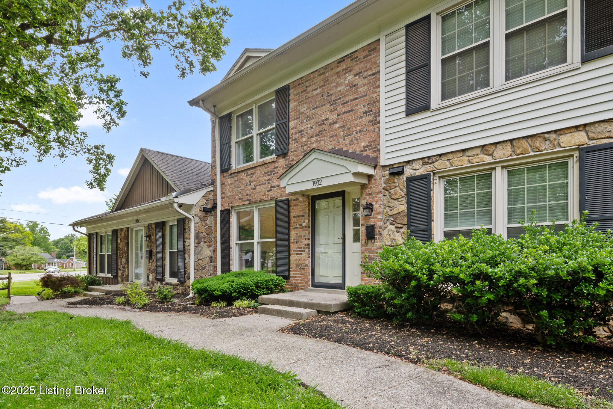 1932 Manor House Dr