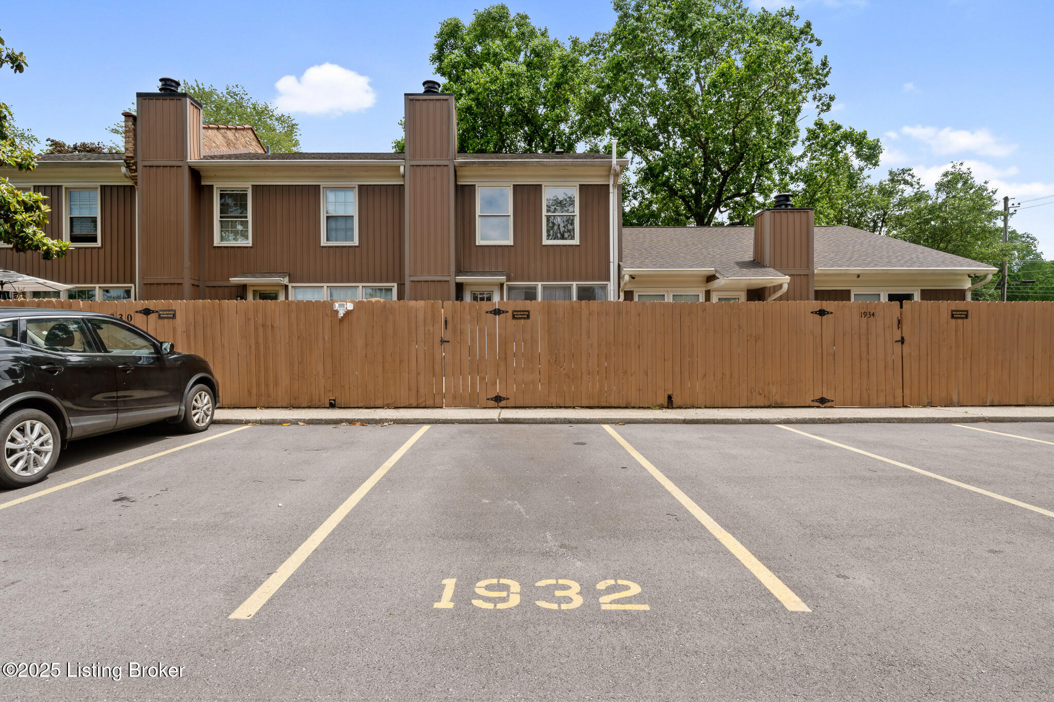 1932 Manor House Dr