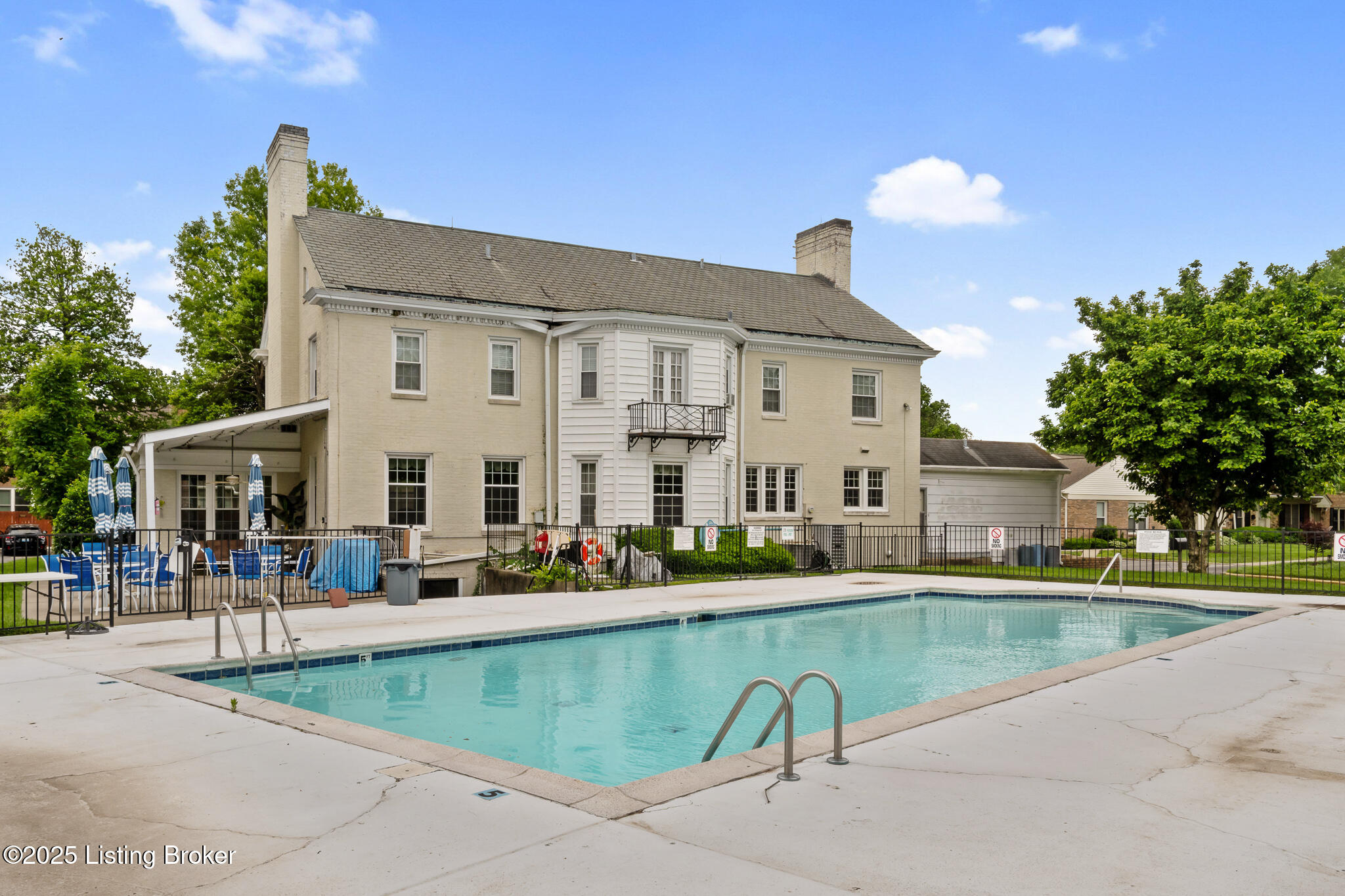 1932 Manor House Dr