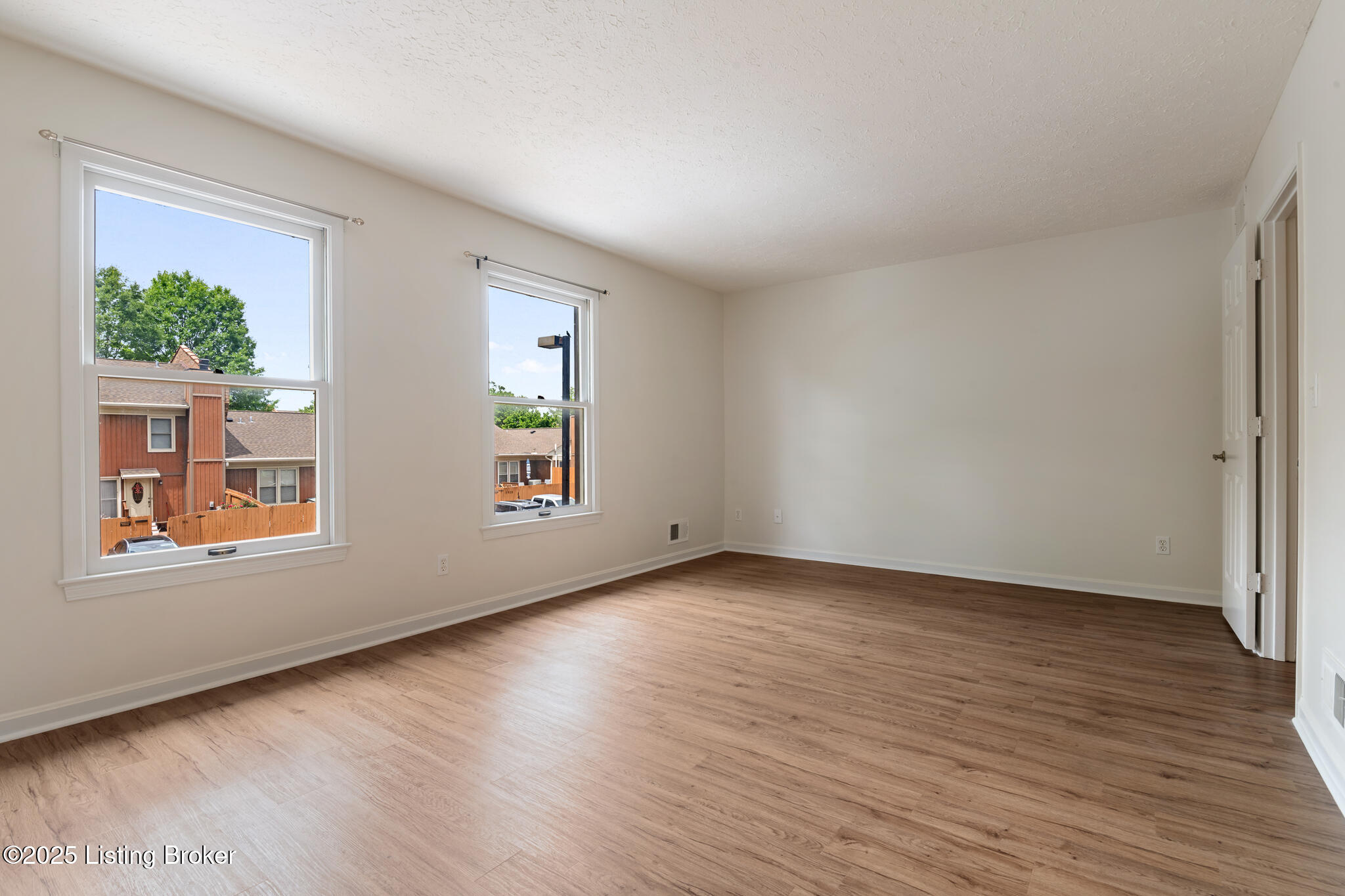 1932 Manor House Dr