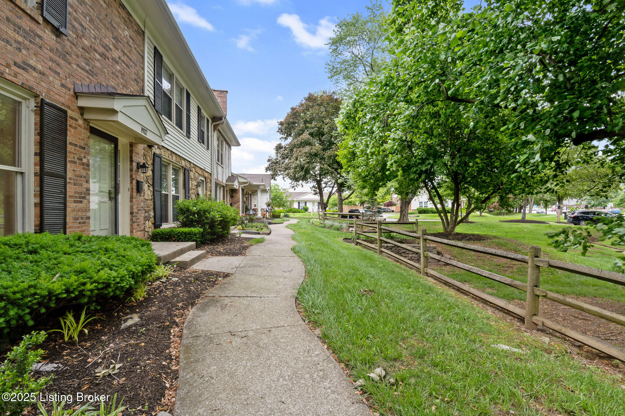 1932 Manor House Dr