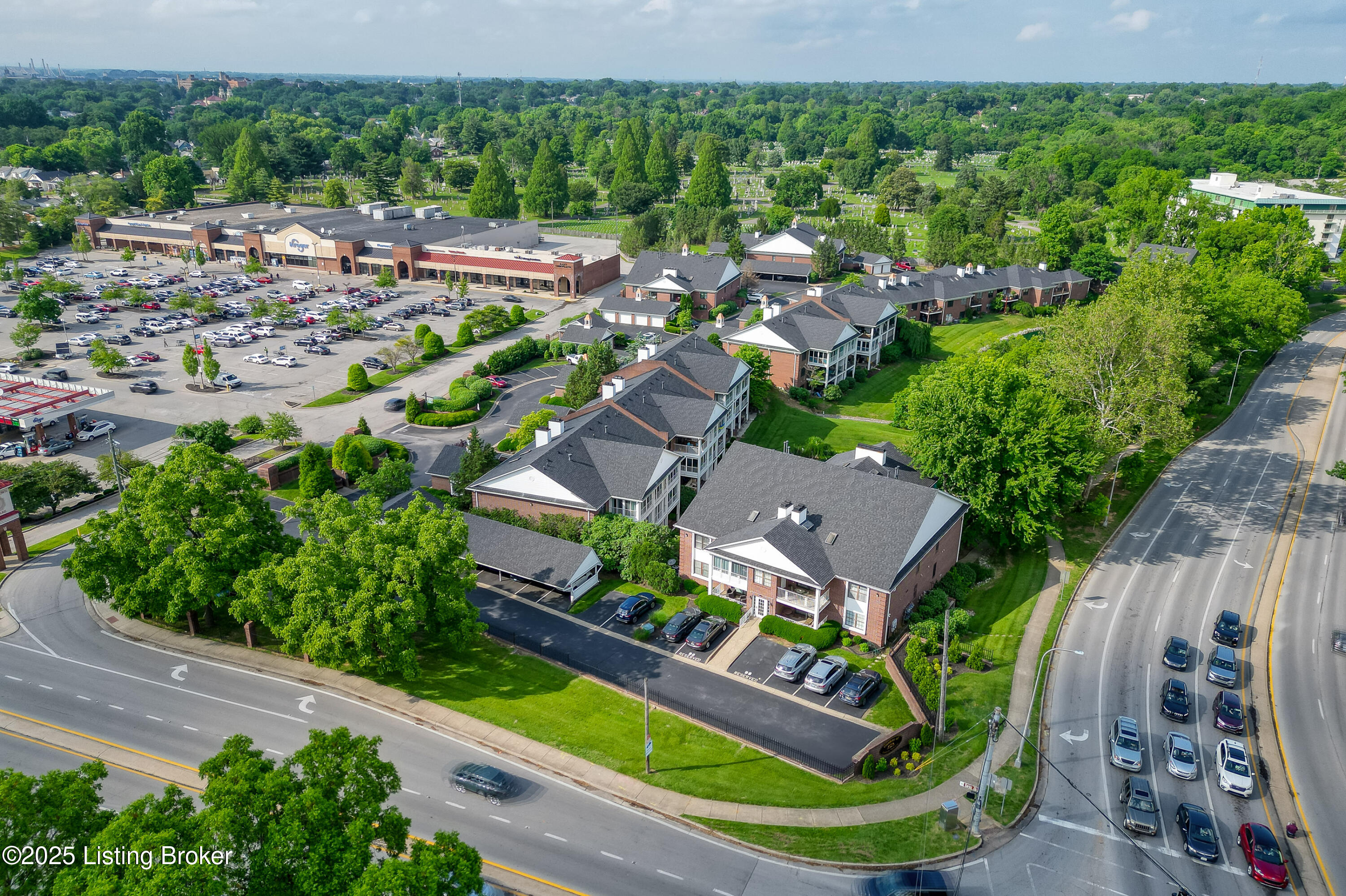 1267 Parkway Gardens Ct, 99