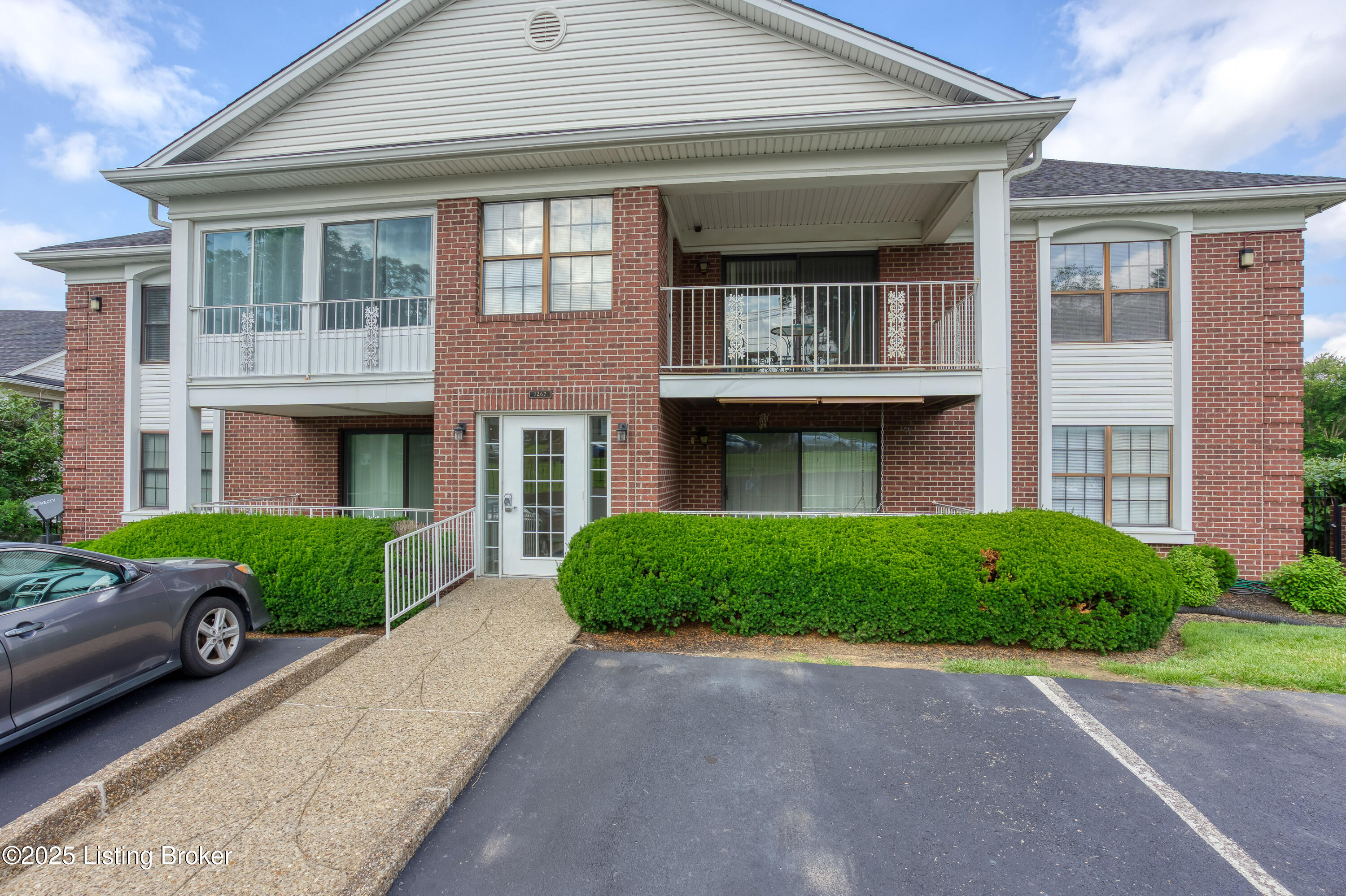 1267 Parkway Gardens Ct, 99