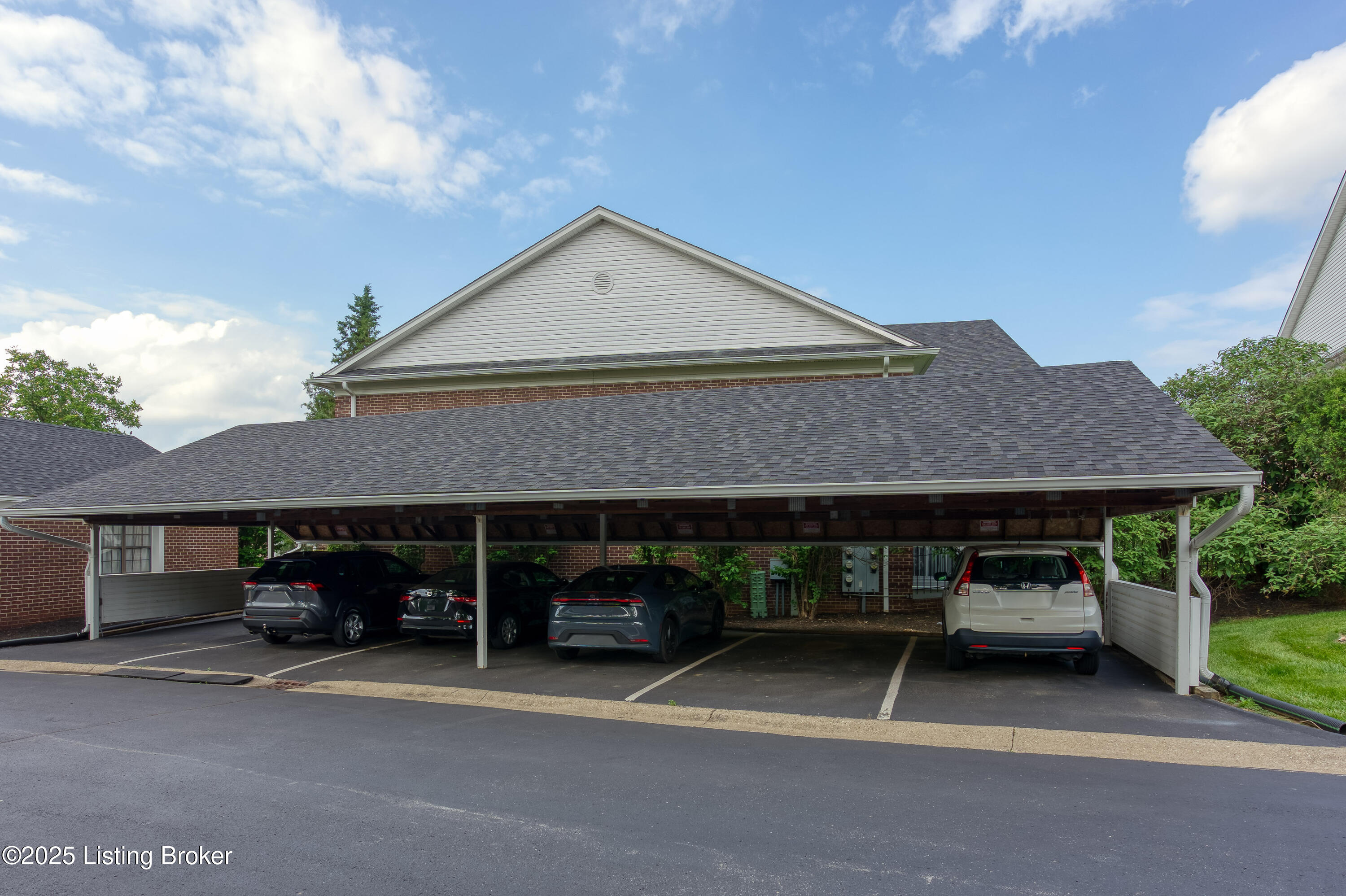 1267 Parkway Gardens Ct, 99
