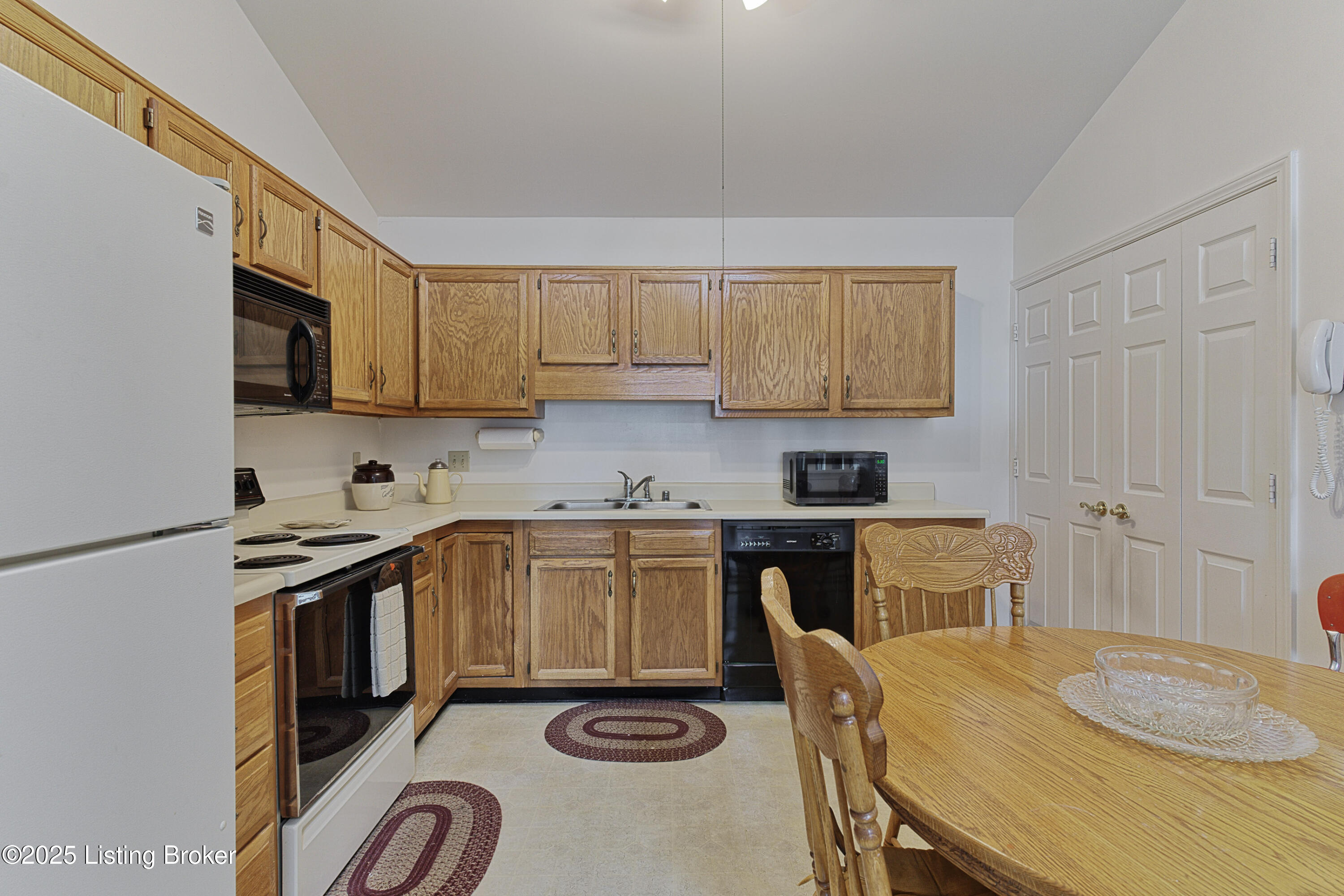 1267 Parkway Gardens Ct, 99