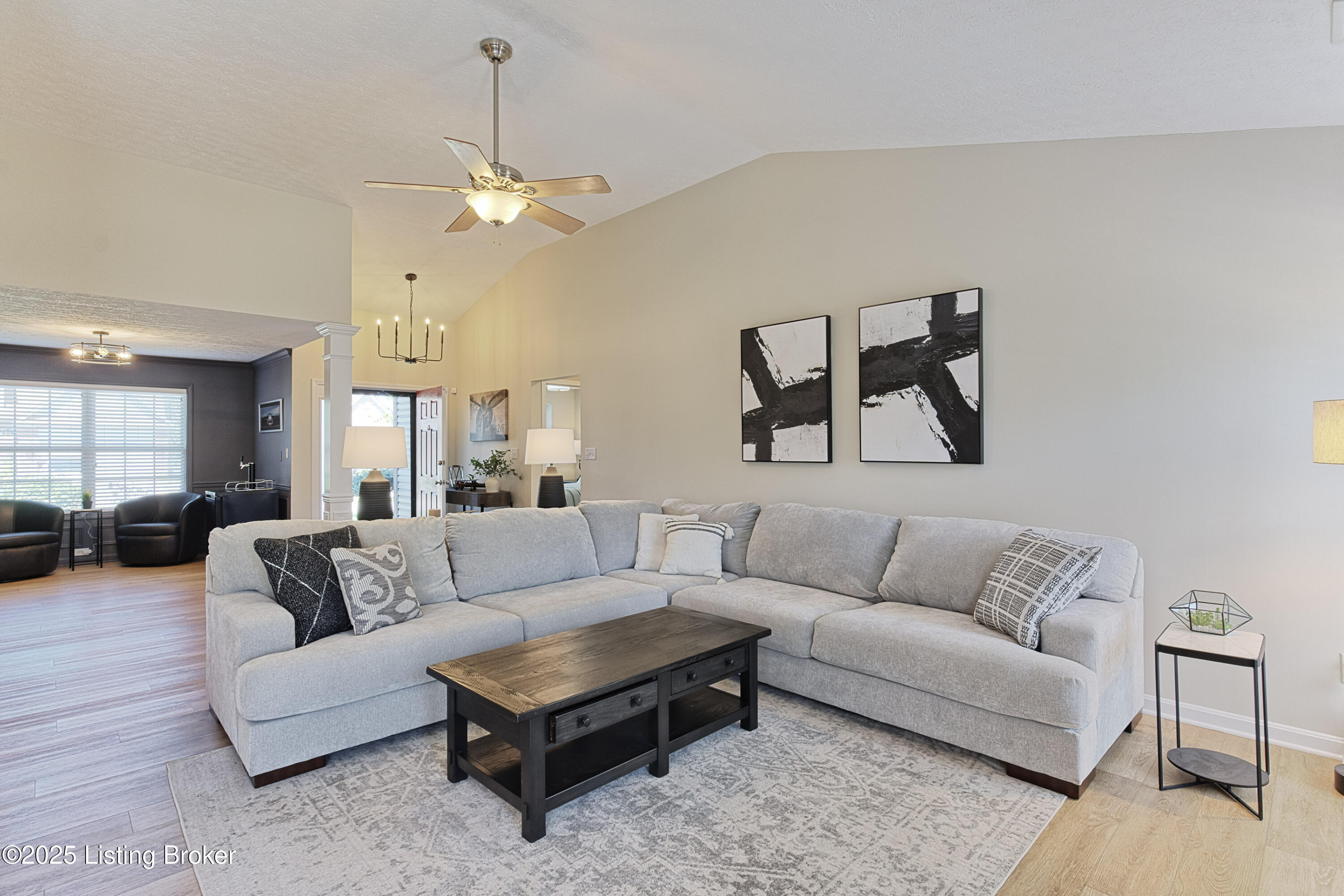 9402 Harlow Ct