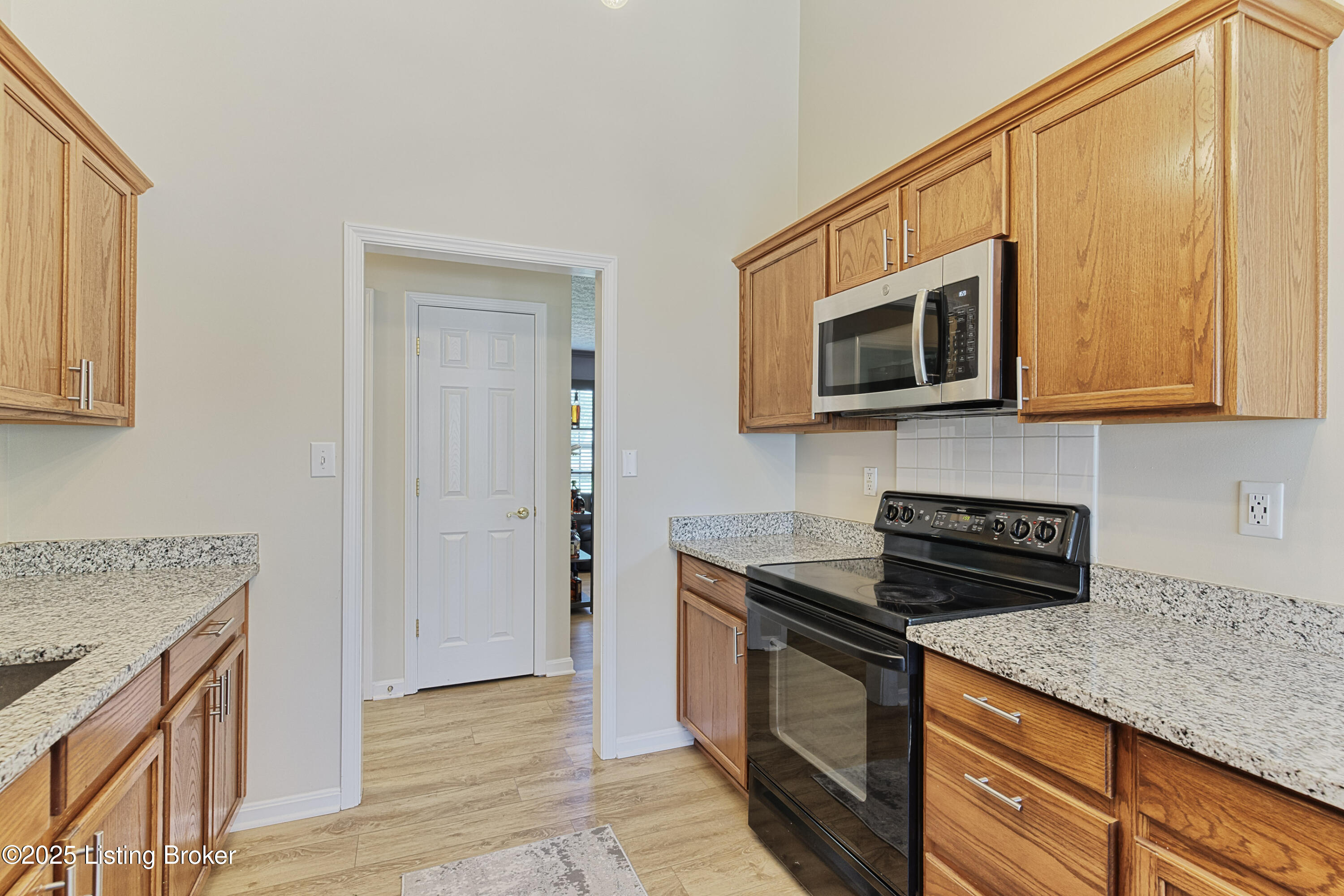 9402 Harlow Ct