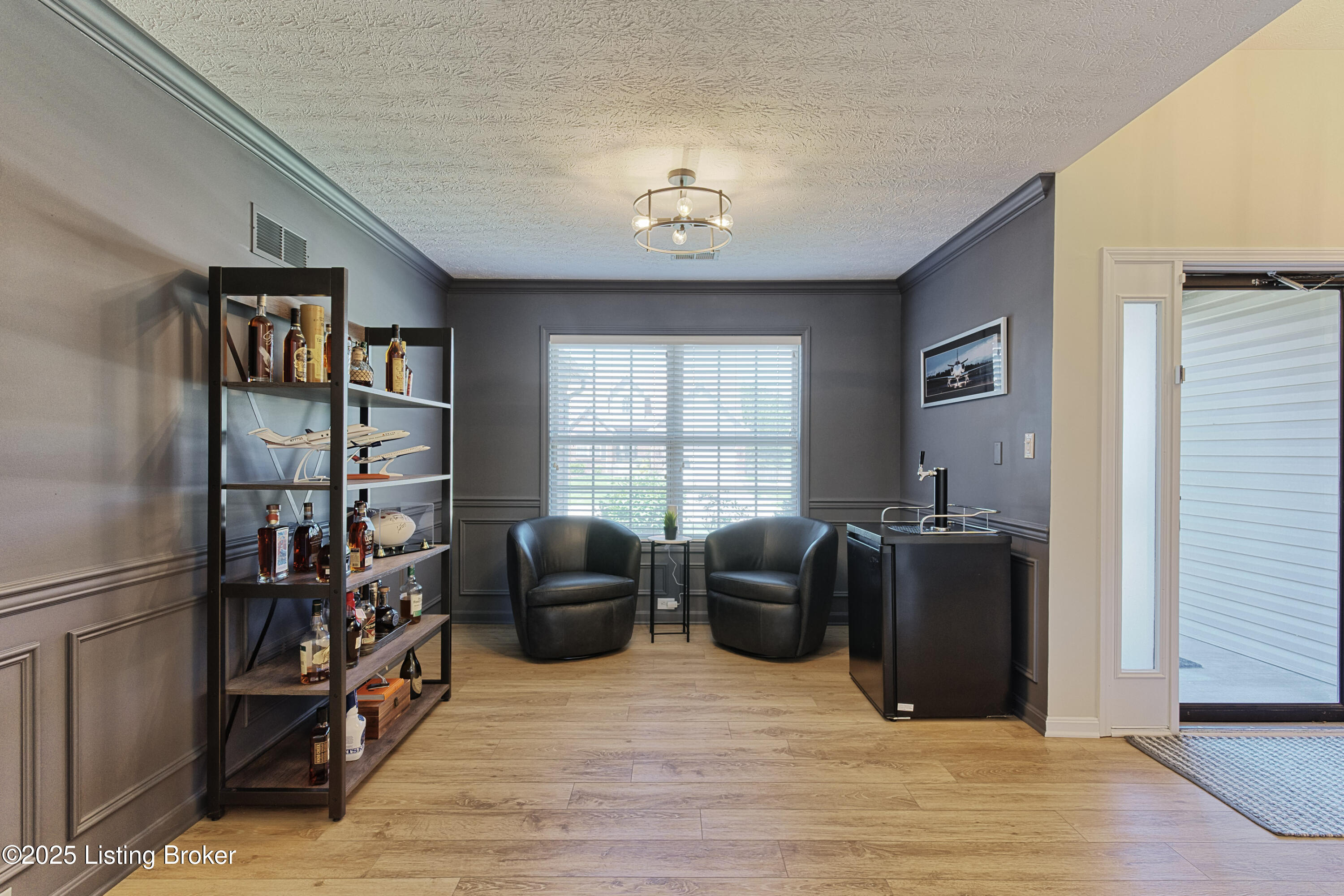 9402 Harlow Ct