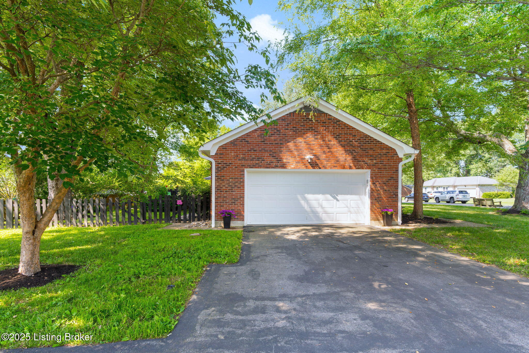 12100 Maplewood Rd