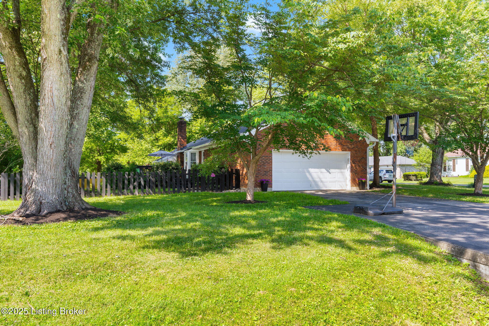 12100 Maplewood Rd