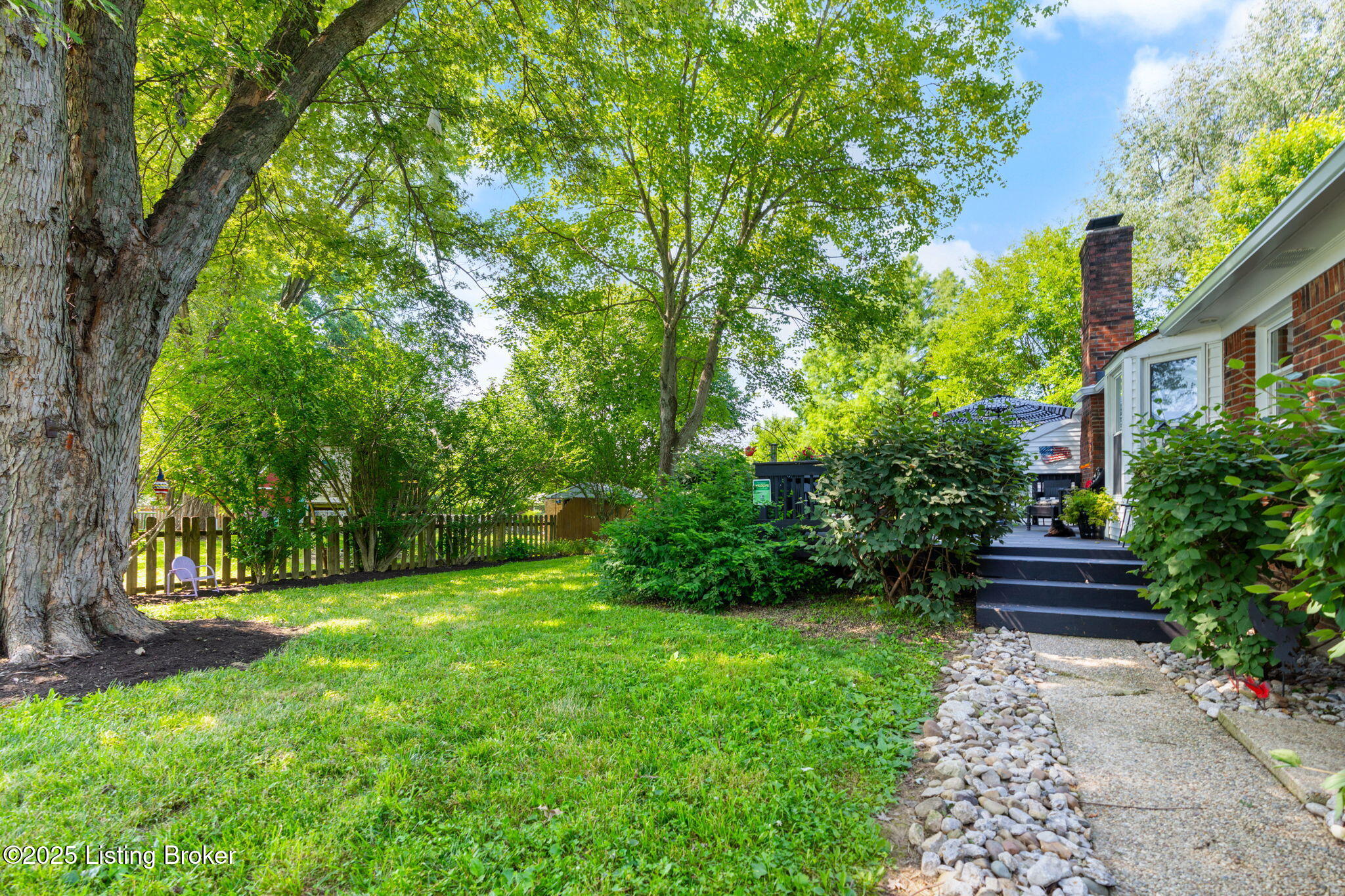 12100 Maplewood Rd
