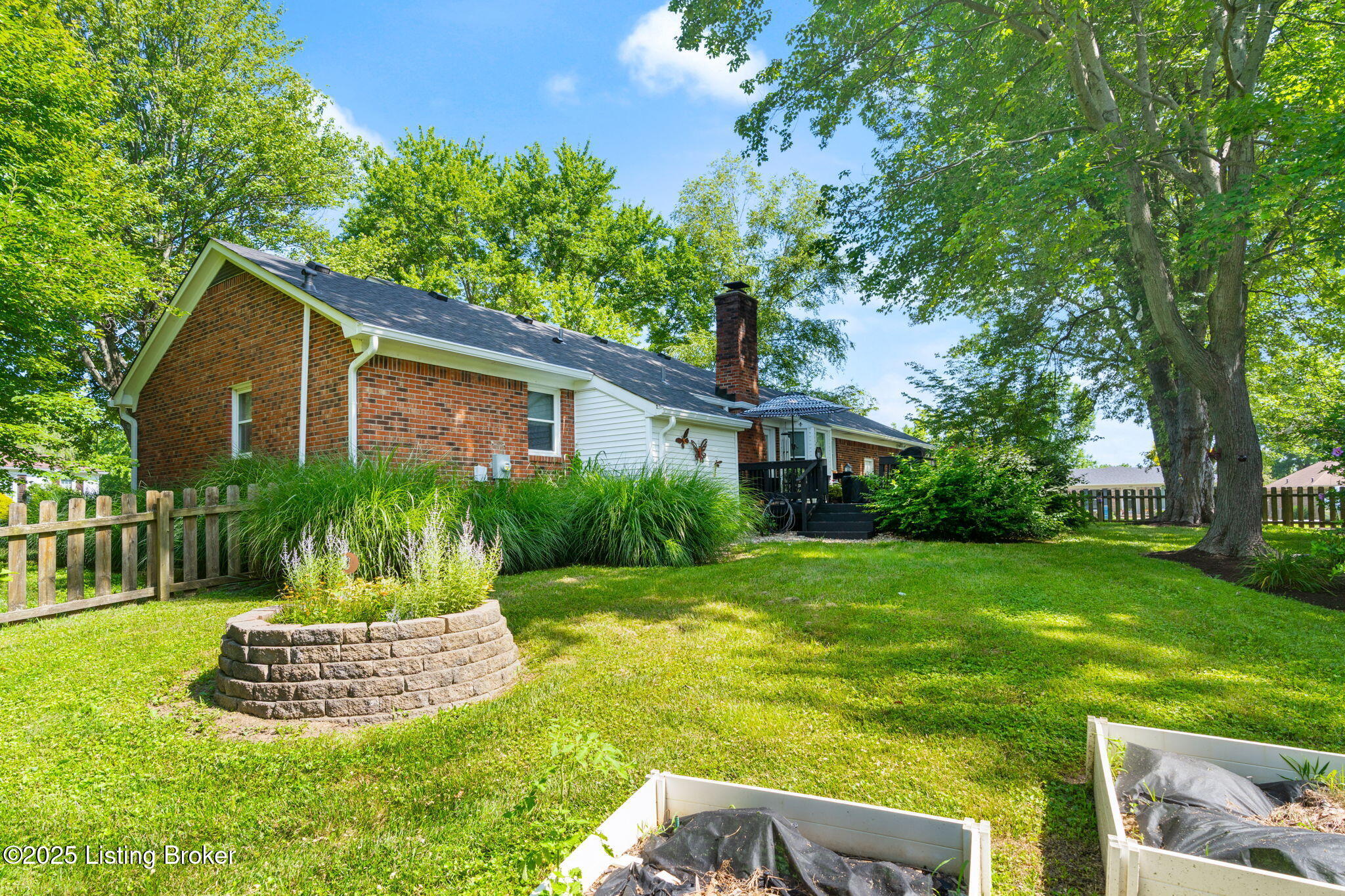 12100 Maplewood Rd