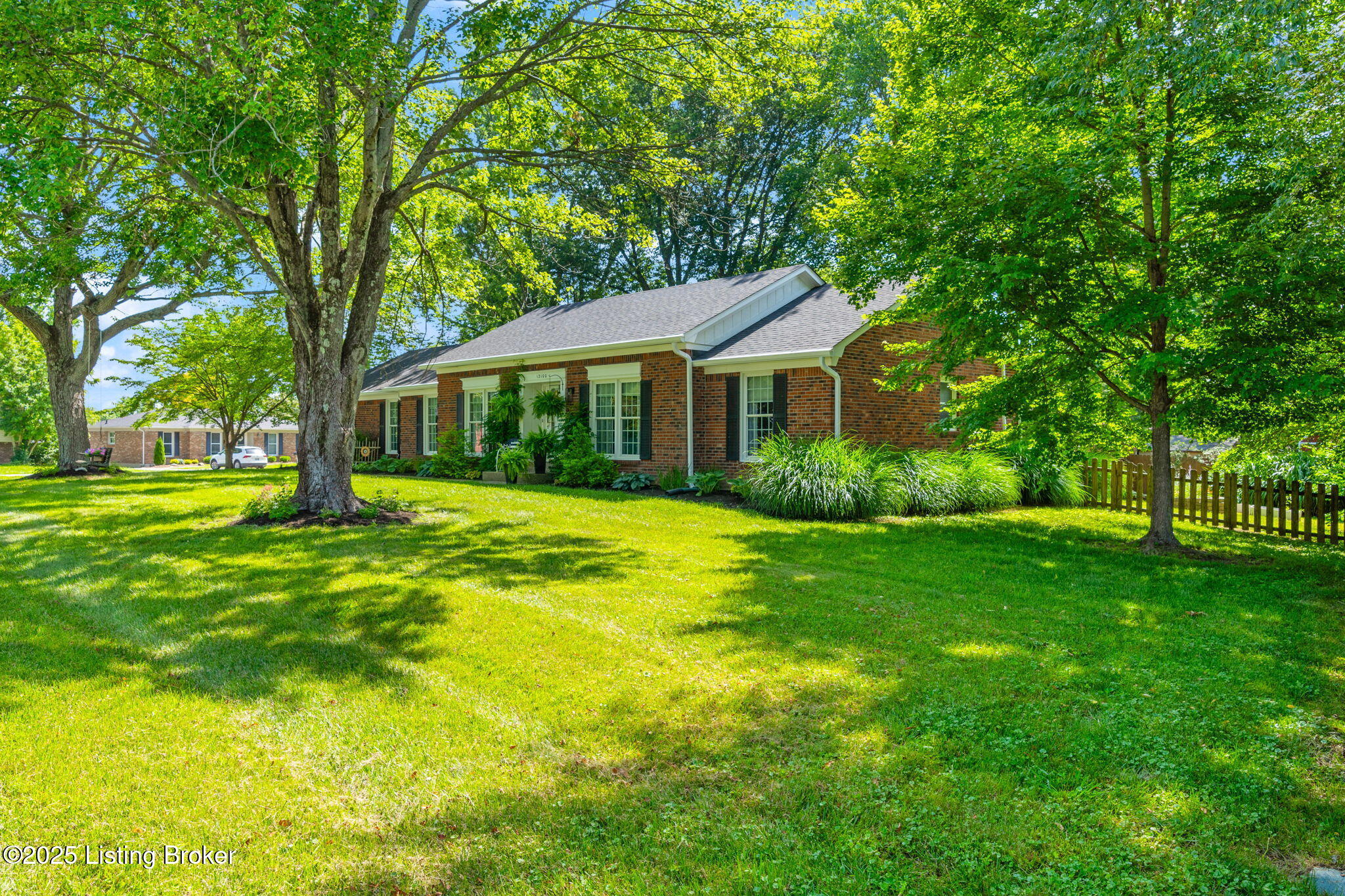 12100 Maplewood Rd