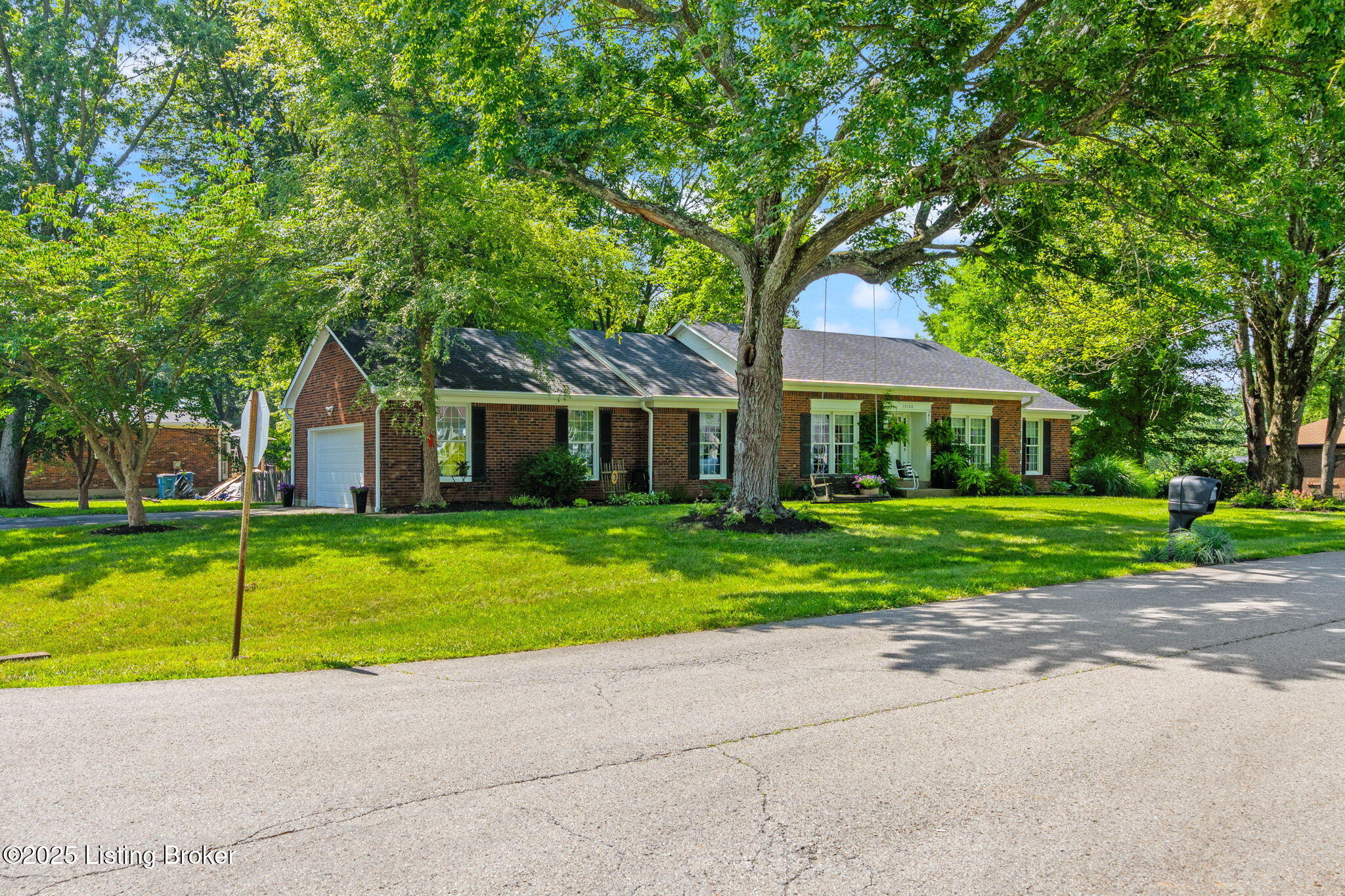 12100 Maplewood Rd