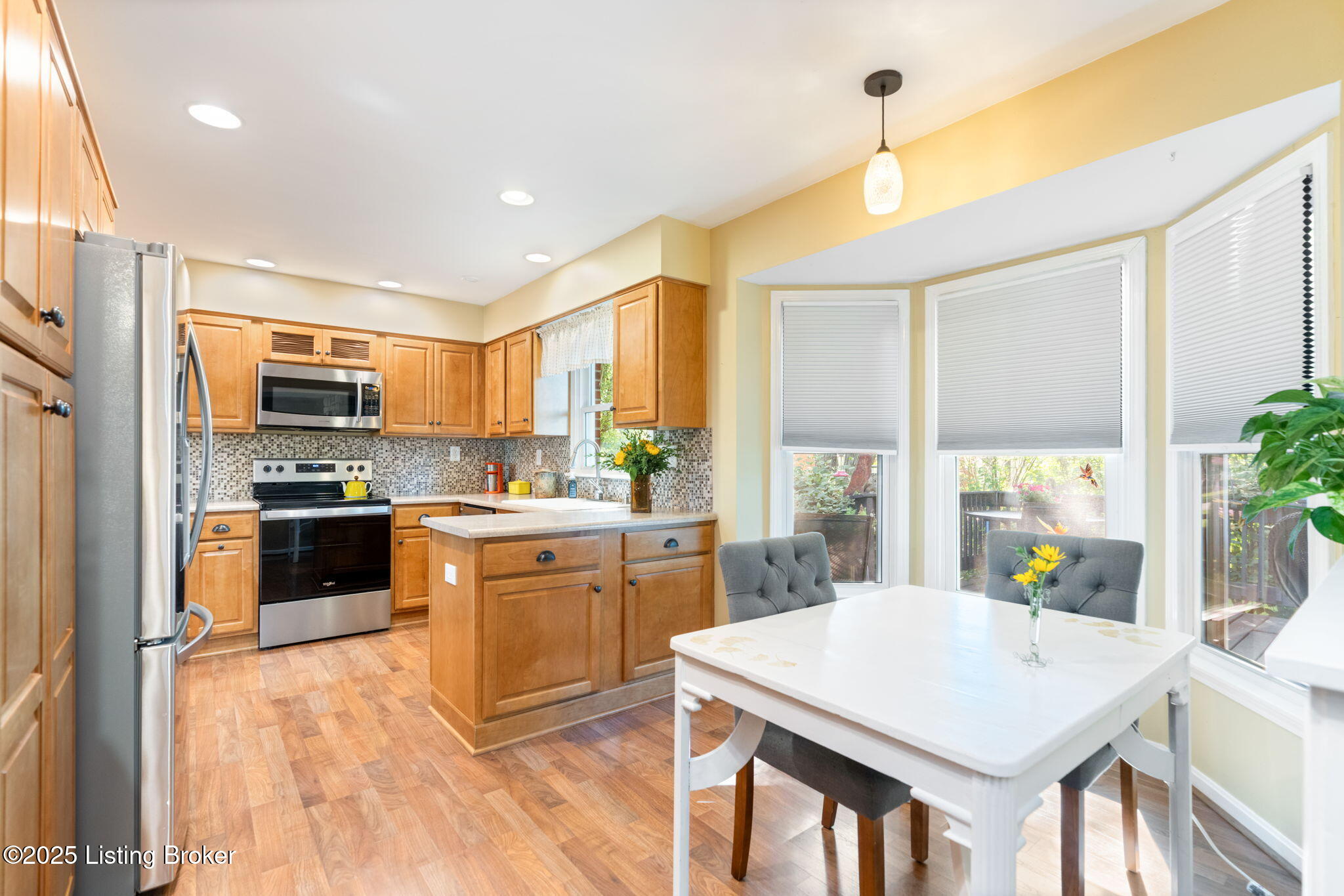 12100 Maplewood Rd