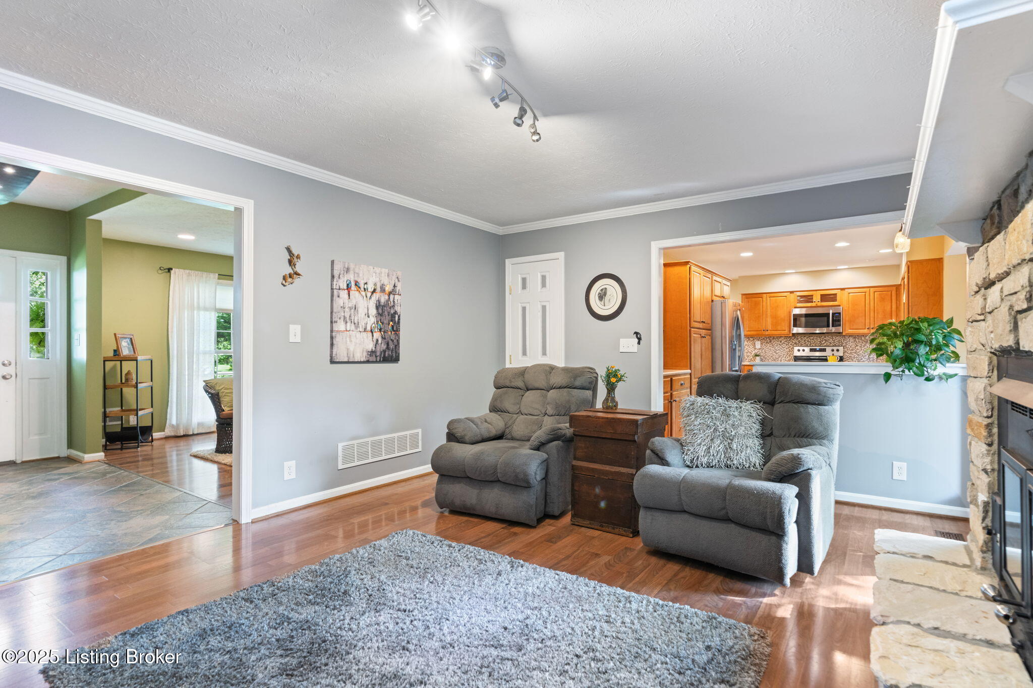 12100 Maplewood Rd