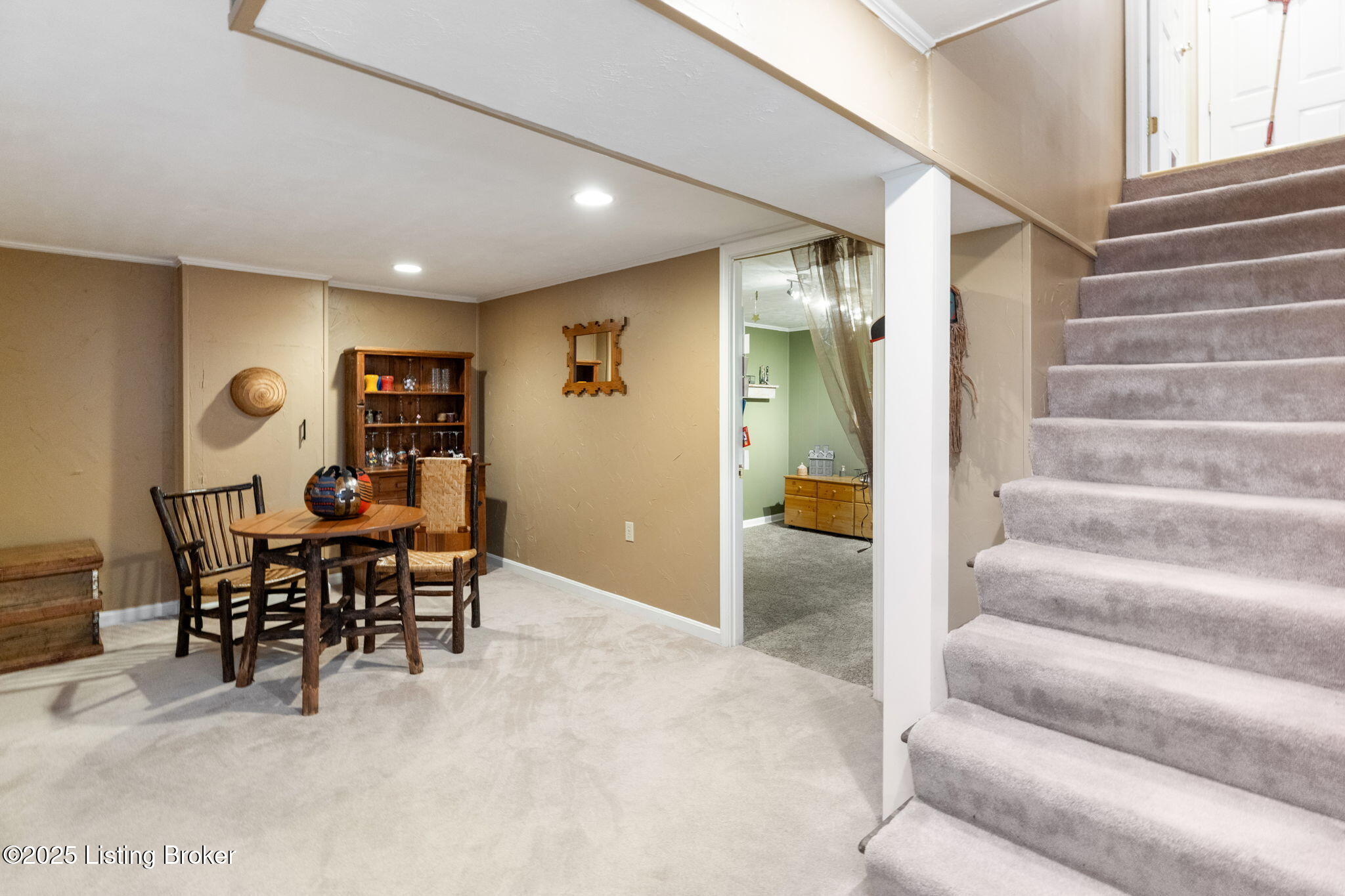 12100 Maplewood Rd