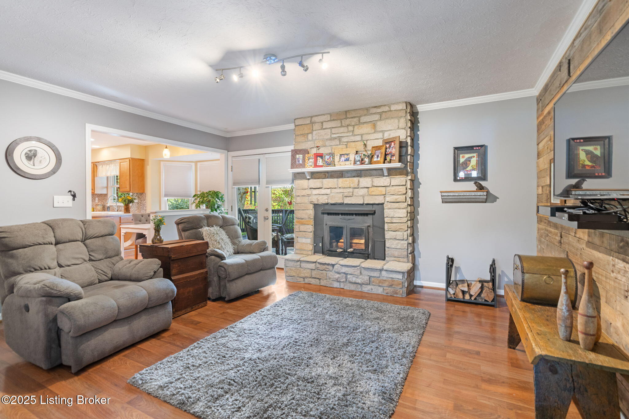 12100 Maplewood Rd
