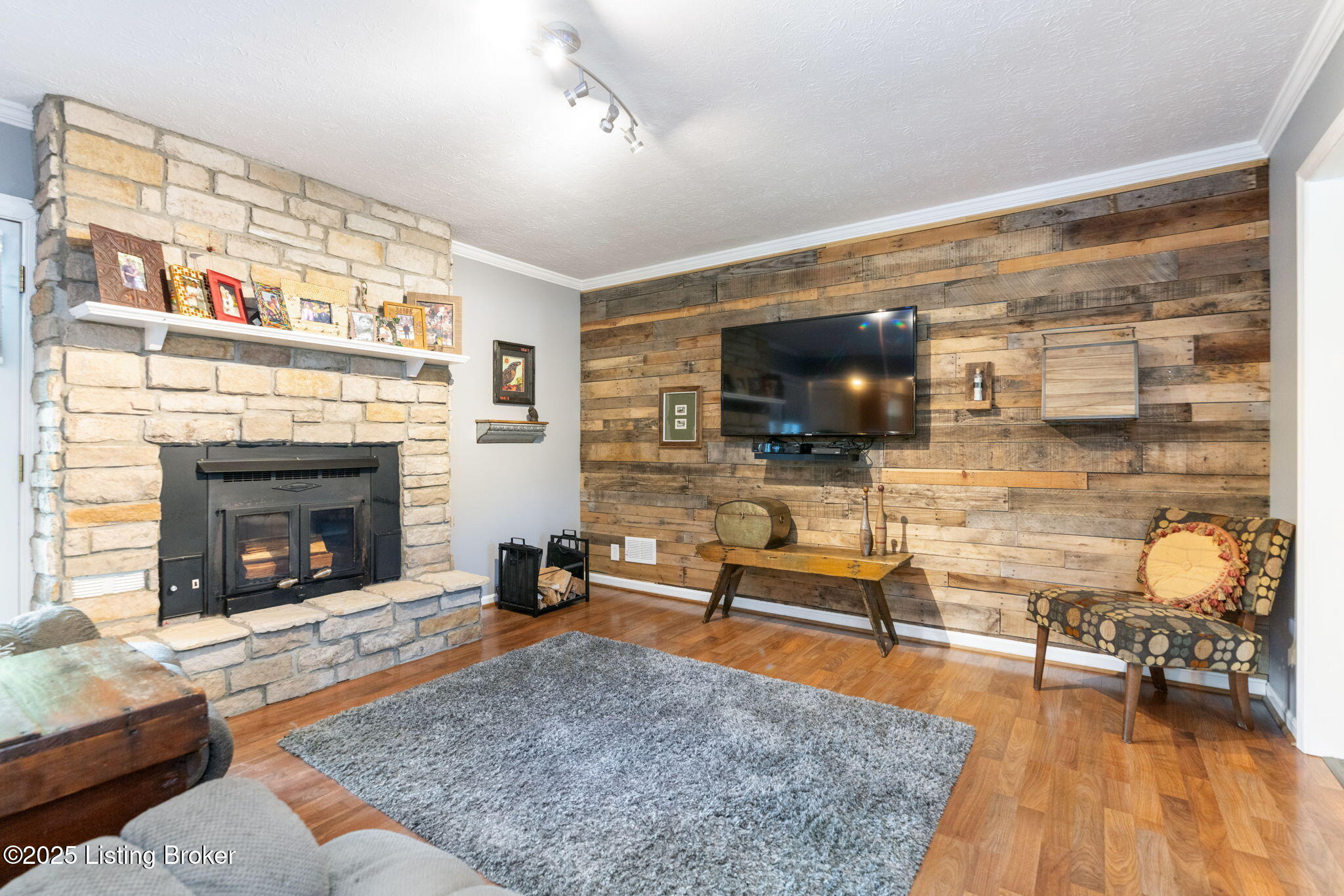 12100 Maplewood Rd