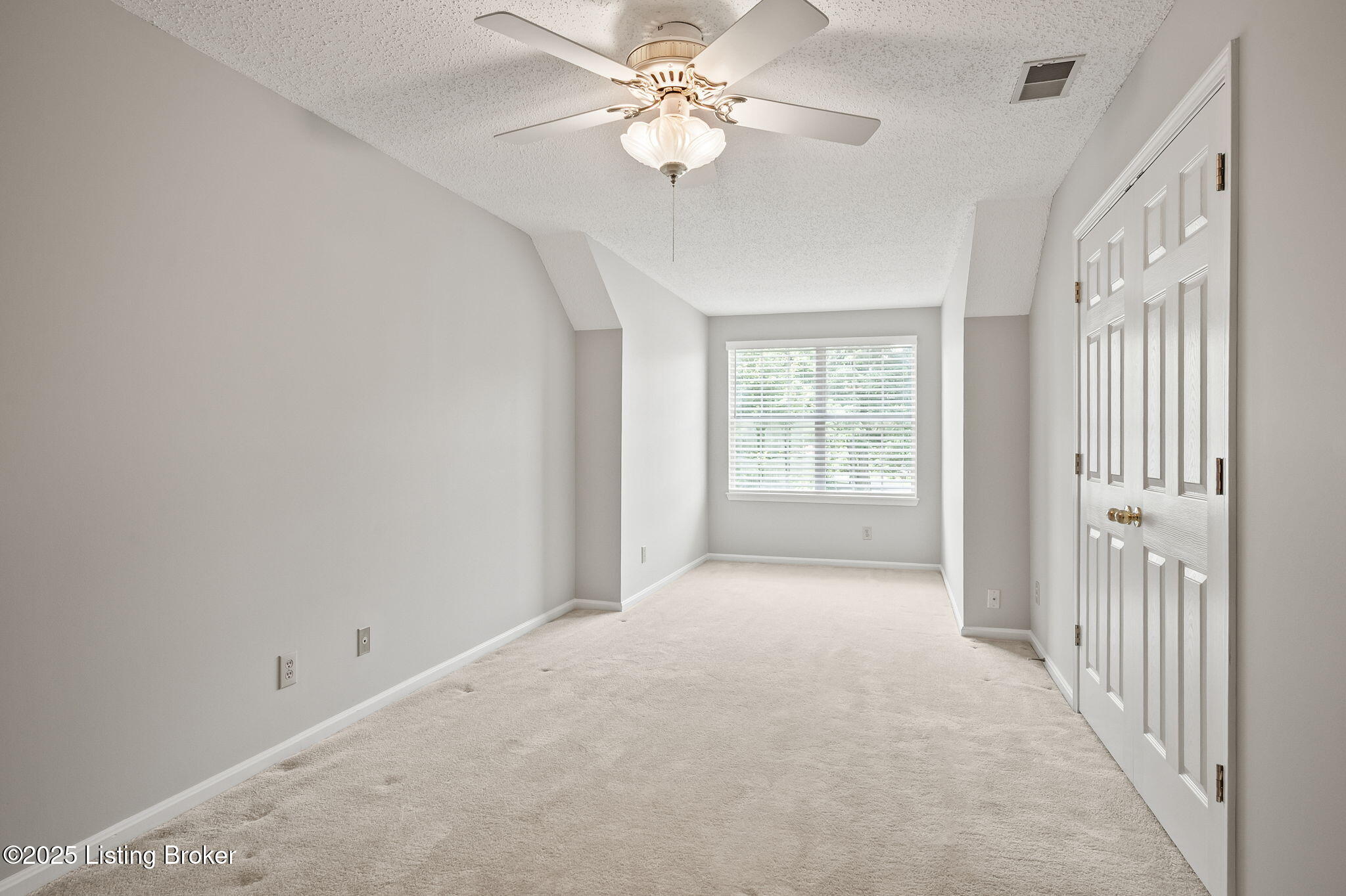 9318 Springmont Pl