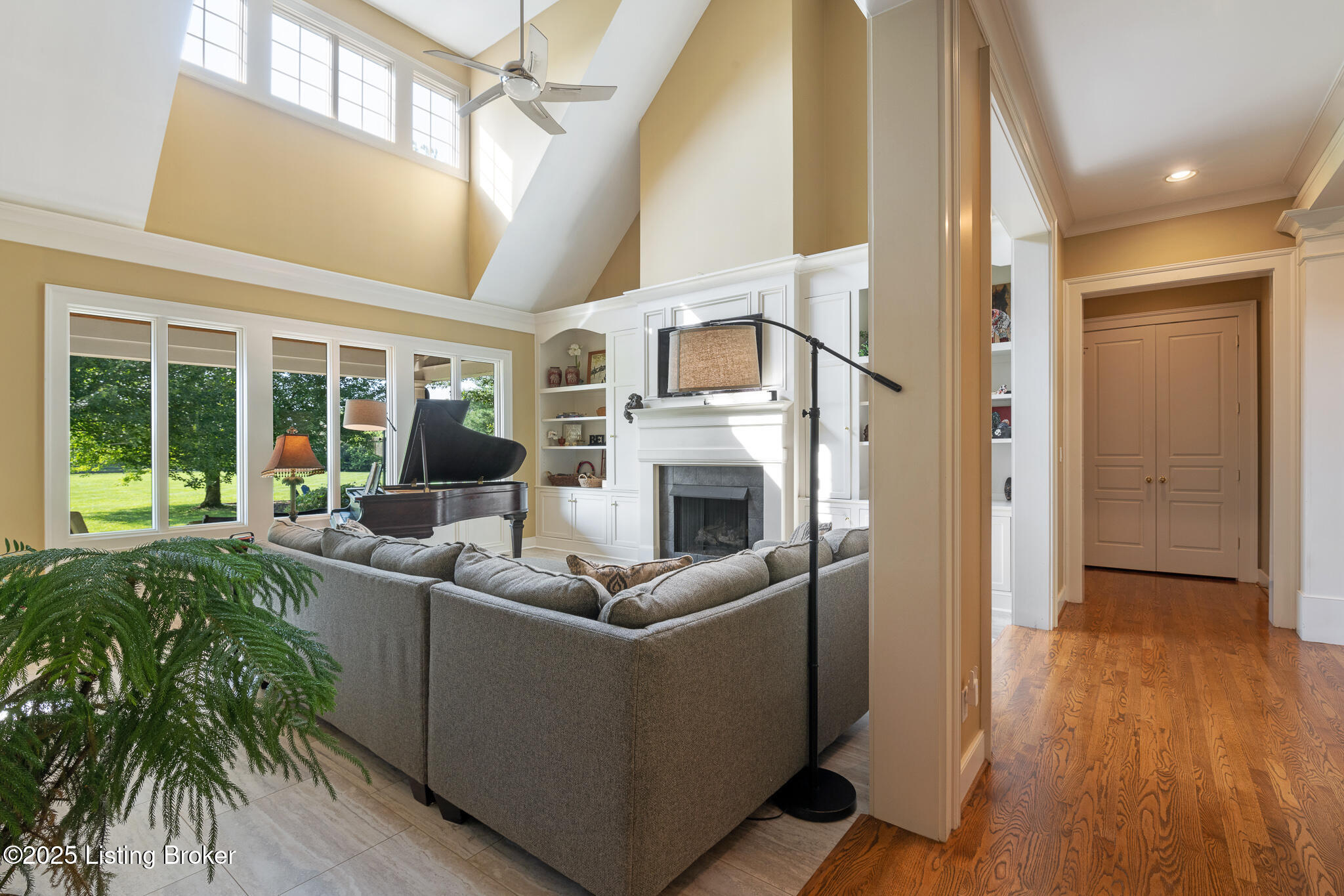 9906 Glen Vista Dr