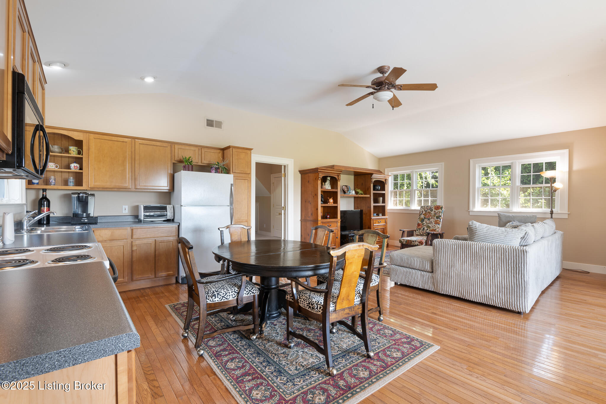 9906 Glen Vista Dr