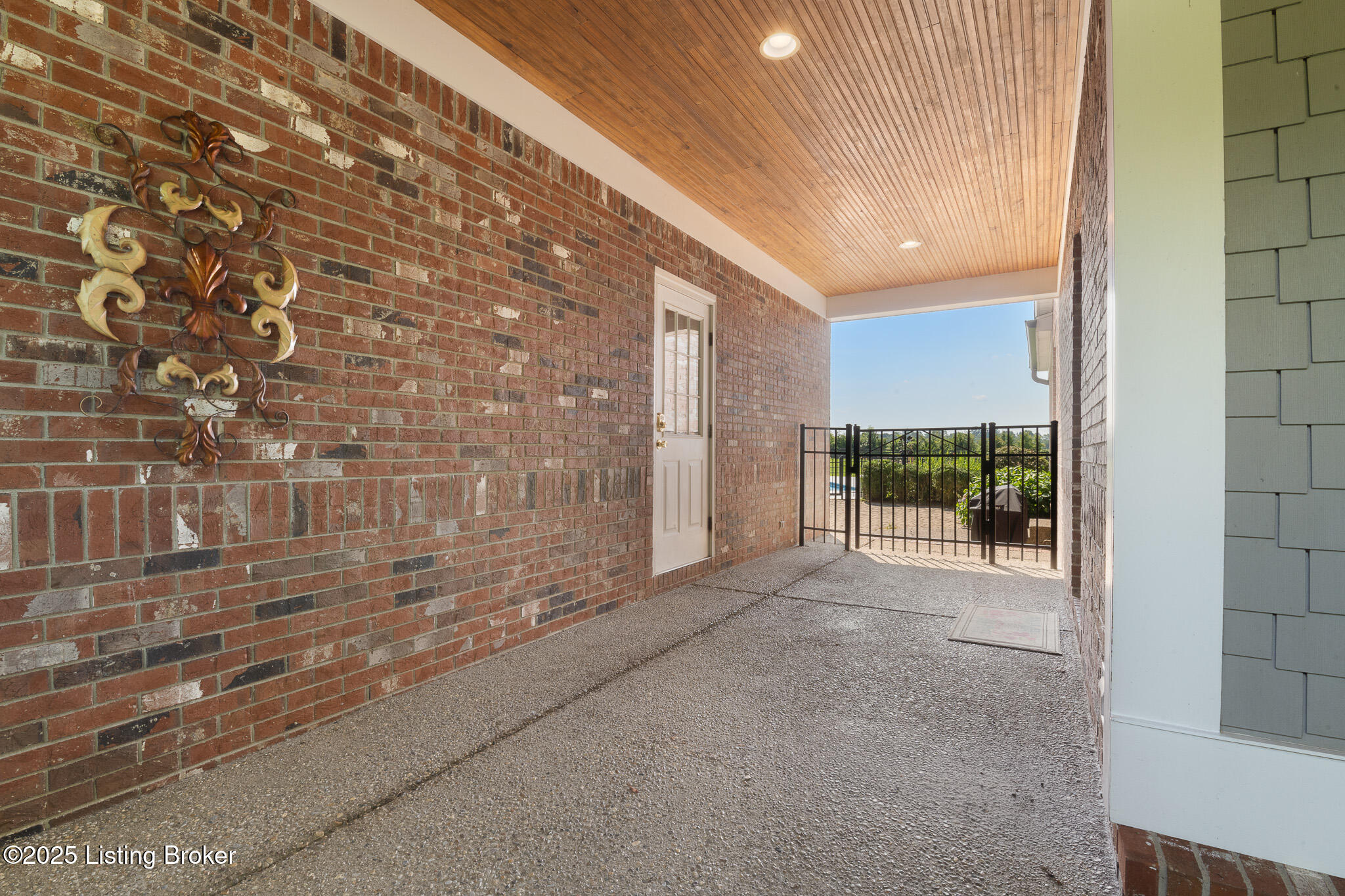 9906 Glen Vista Dr